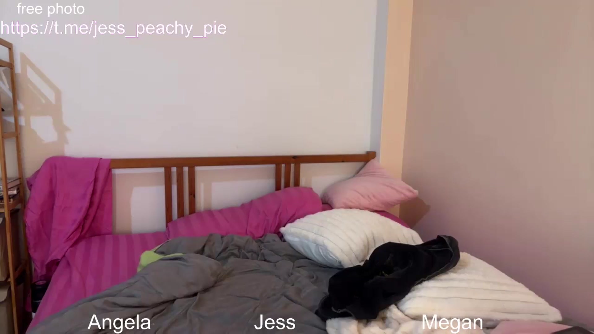 Gallery image thumbnail from Jess_peach's myfreecams stream on, 12/25/2024, 11:06 image 15 of 20