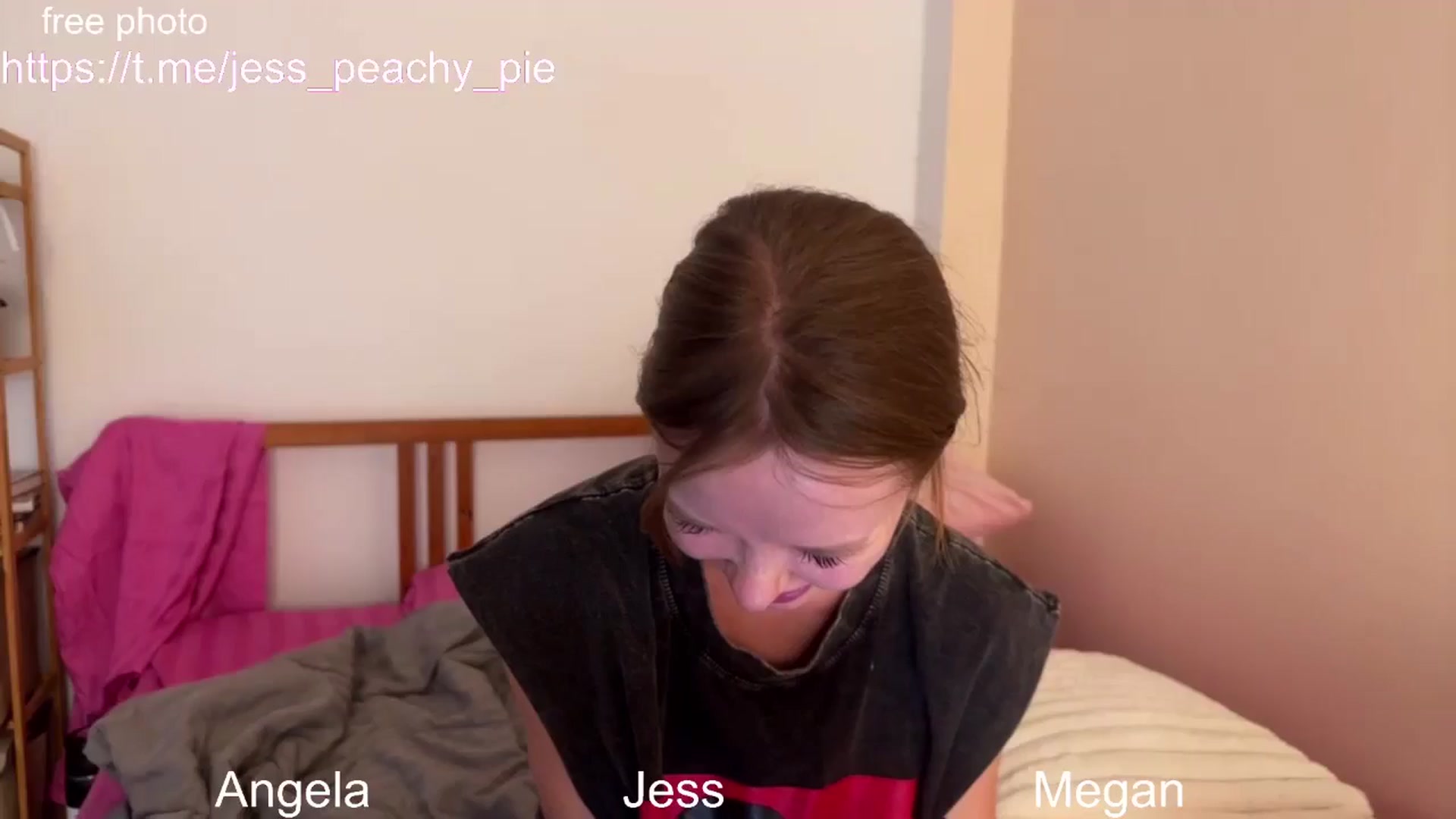 Gallery image thumbnail from Jess_peach's myfreecams stream on, 12/25/2024, 11:06 image 7 of 20