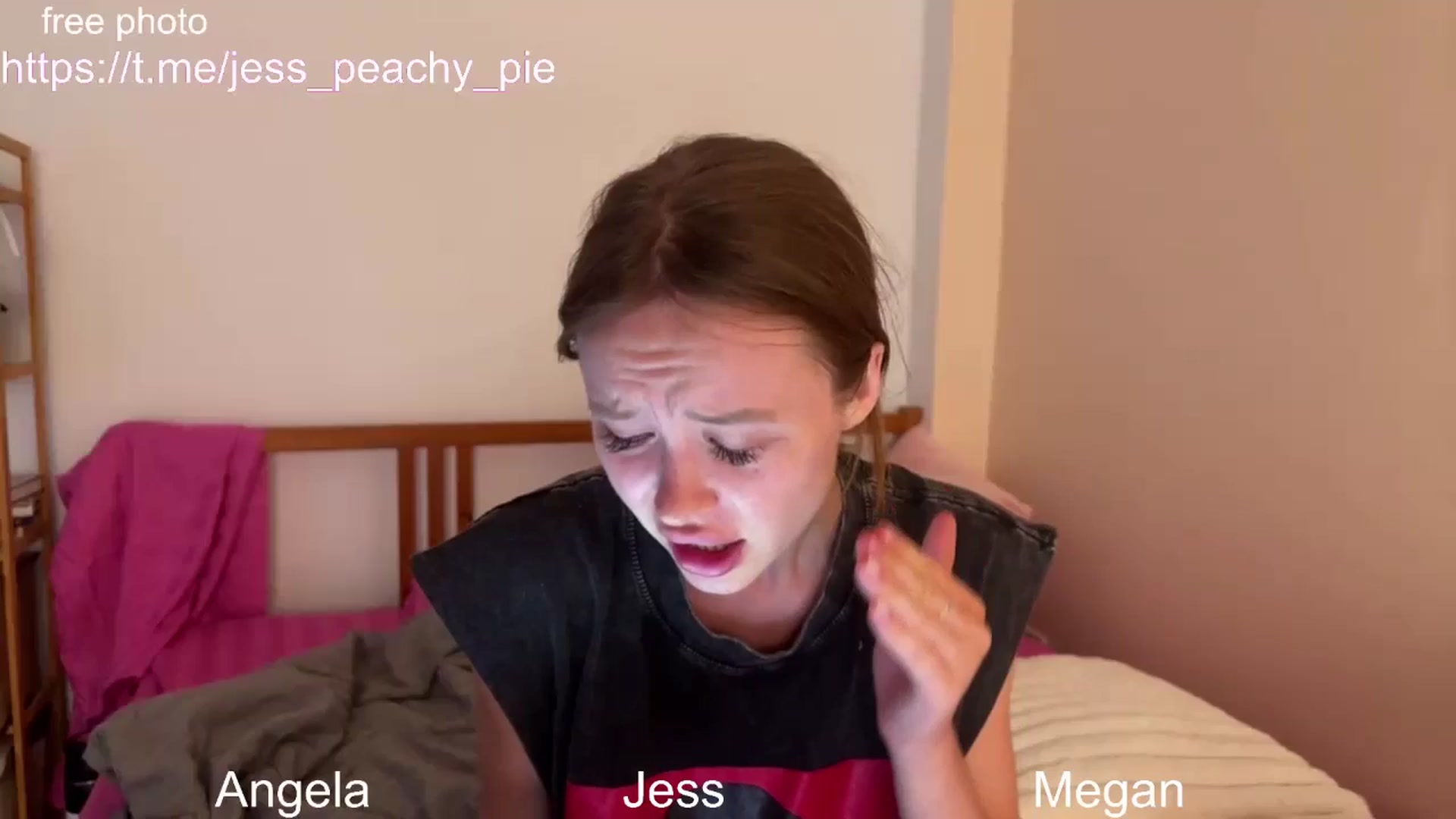 Gallery image thumbnail from Jess_peach's myfreecams stream on, 12/25/2024, 11:06 image 6 of 20