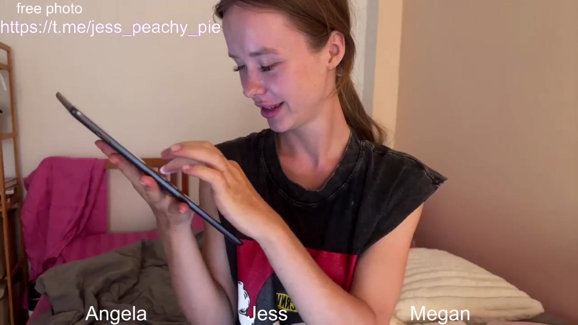 Gallery image thumbnail from Jess_peach's myfreecams stream on, 12/25/2024, 11:06 image 12 of 20