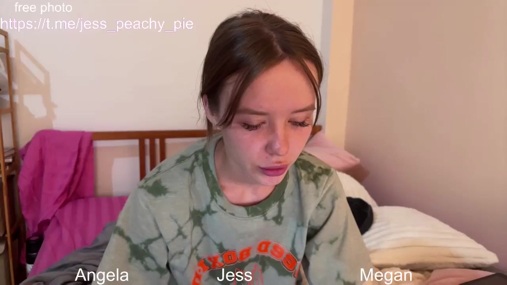 Gallery image thumbnail from Jess_peach's myfreecams stream on, 12/25/2024, 11:06 image 18 of 20
