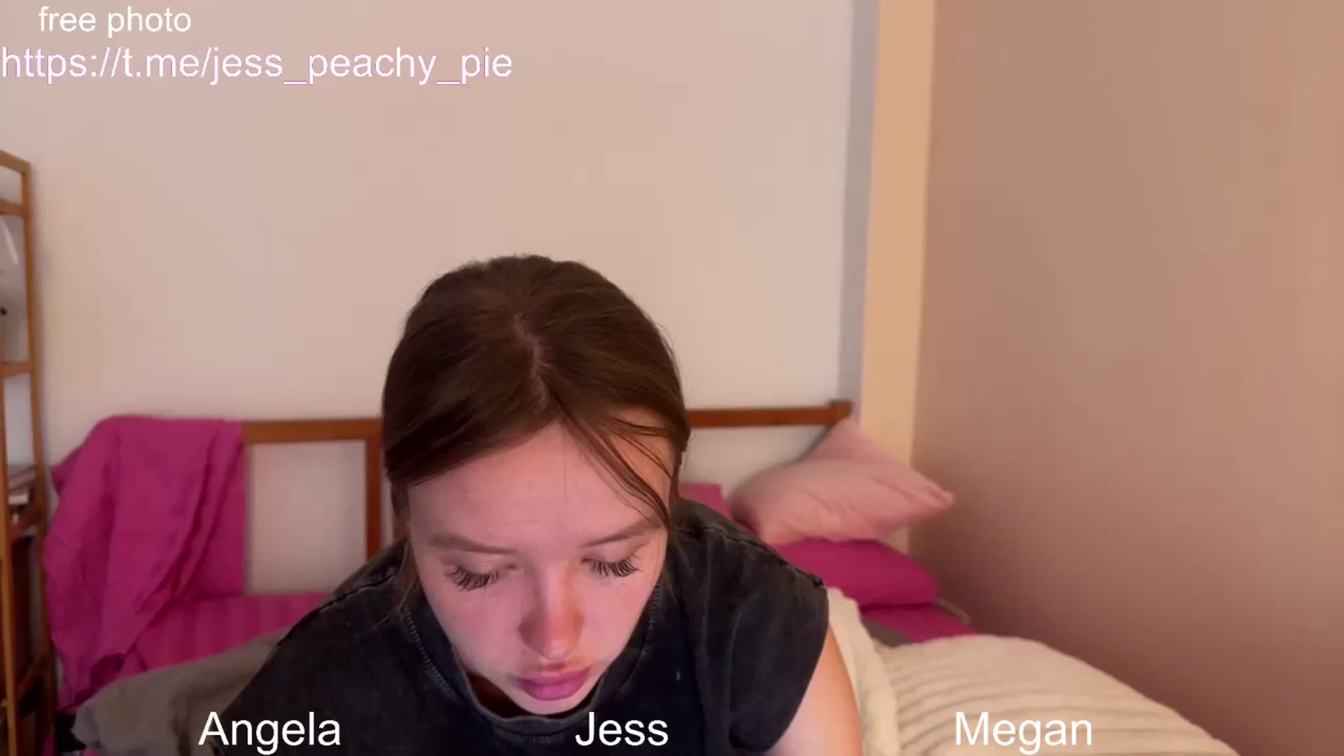 Gallery image thumbnail from Jess_peach's myfreecams stream on, 12/25/2024, 11:06 image 1 of 20