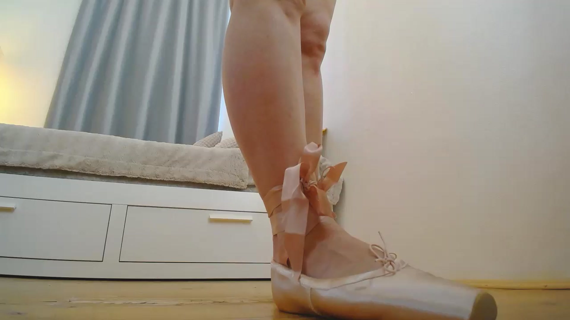Gallery image thumbnail from JessaRouds's myfreecams stream on, 06/25/2026, 10:15 image 4 of 20