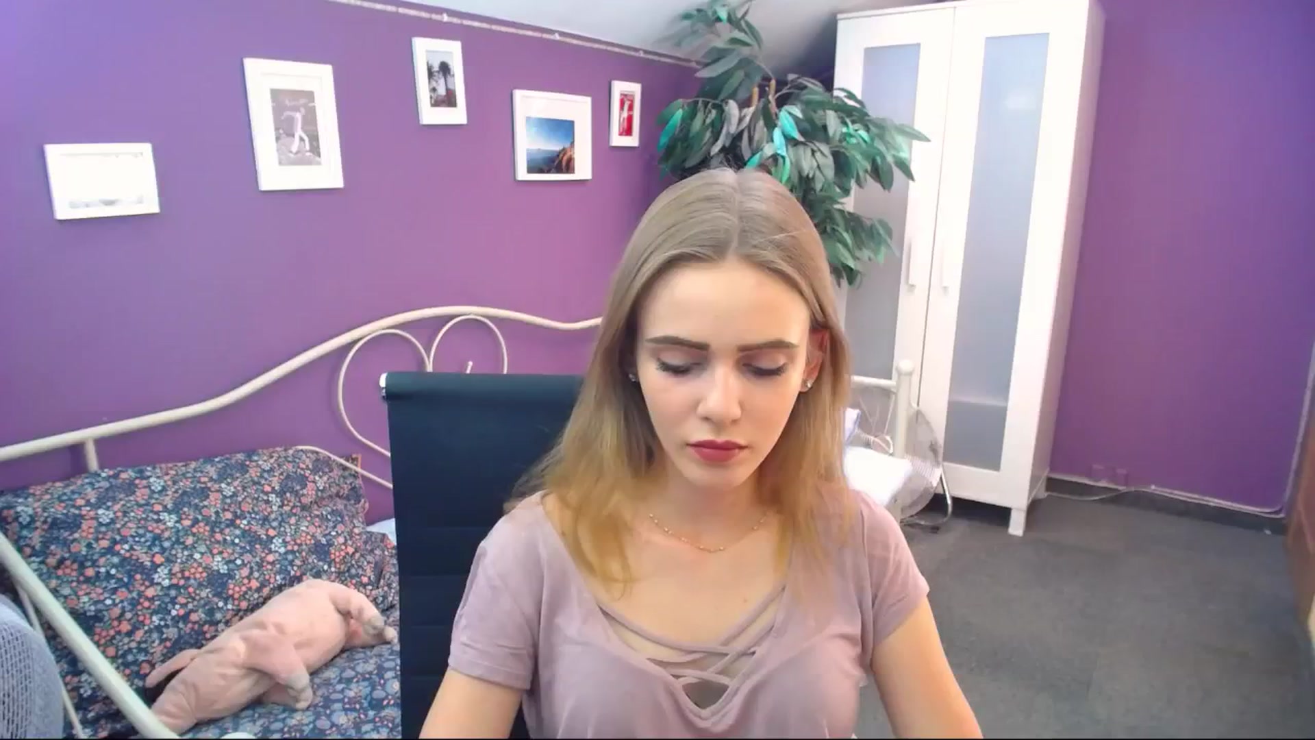 Gallery image thumbnail from Jessamine's myfreecams stream on, 07/06/2024, 10:03 image 13 of 20