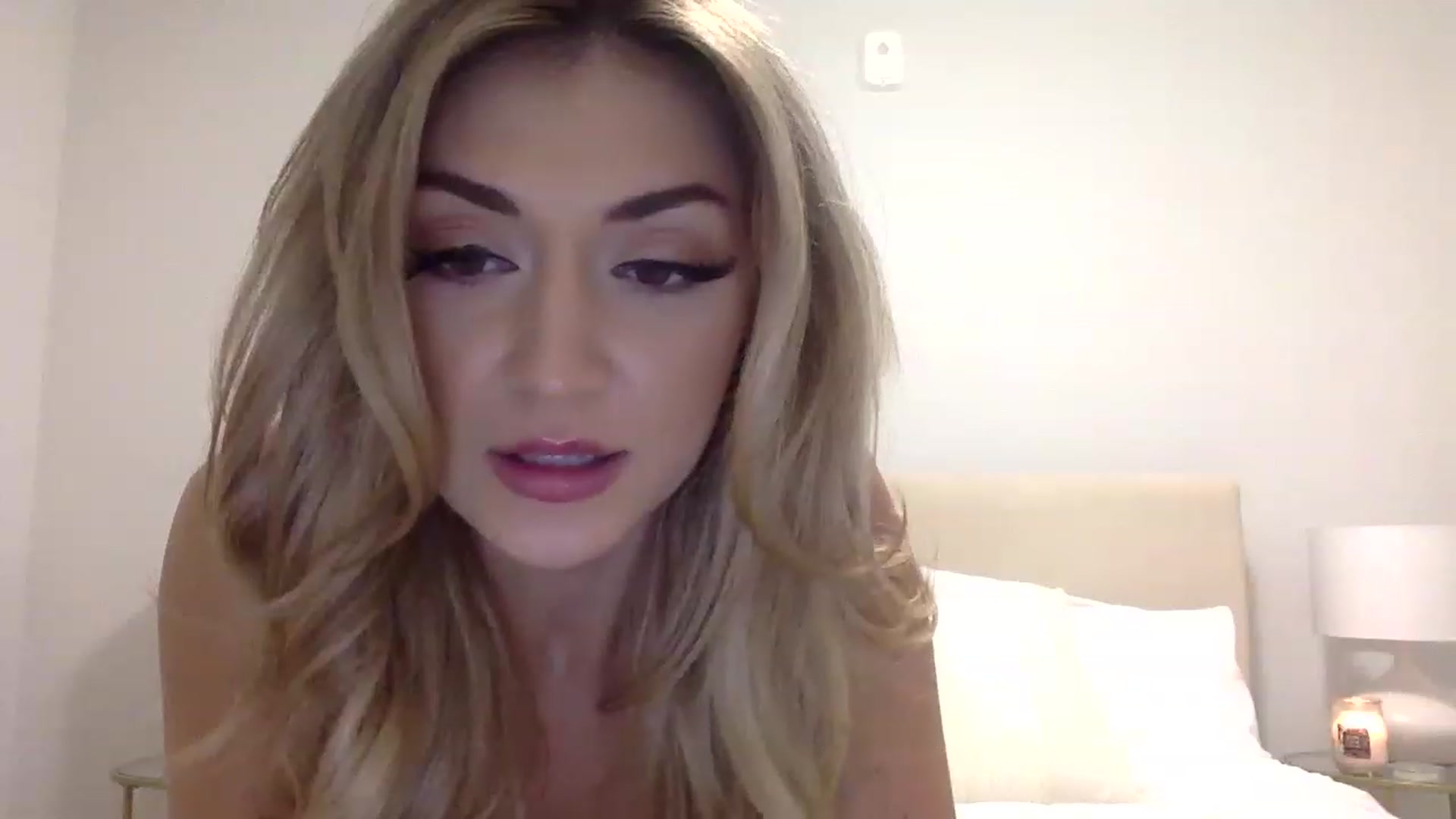 Gallery image thumbnail from JessaxJade's myfreecams stream on, 12/03/2022, 05:10 image 13 of 20