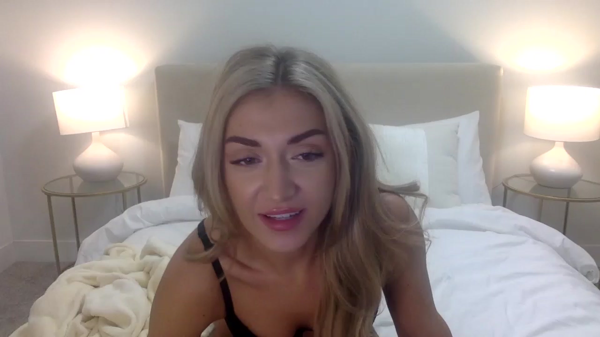 Gallery image thumbnail from JessaxJade's myfreecams stream on, 12/17/2022, 06:49 image 12 of 20