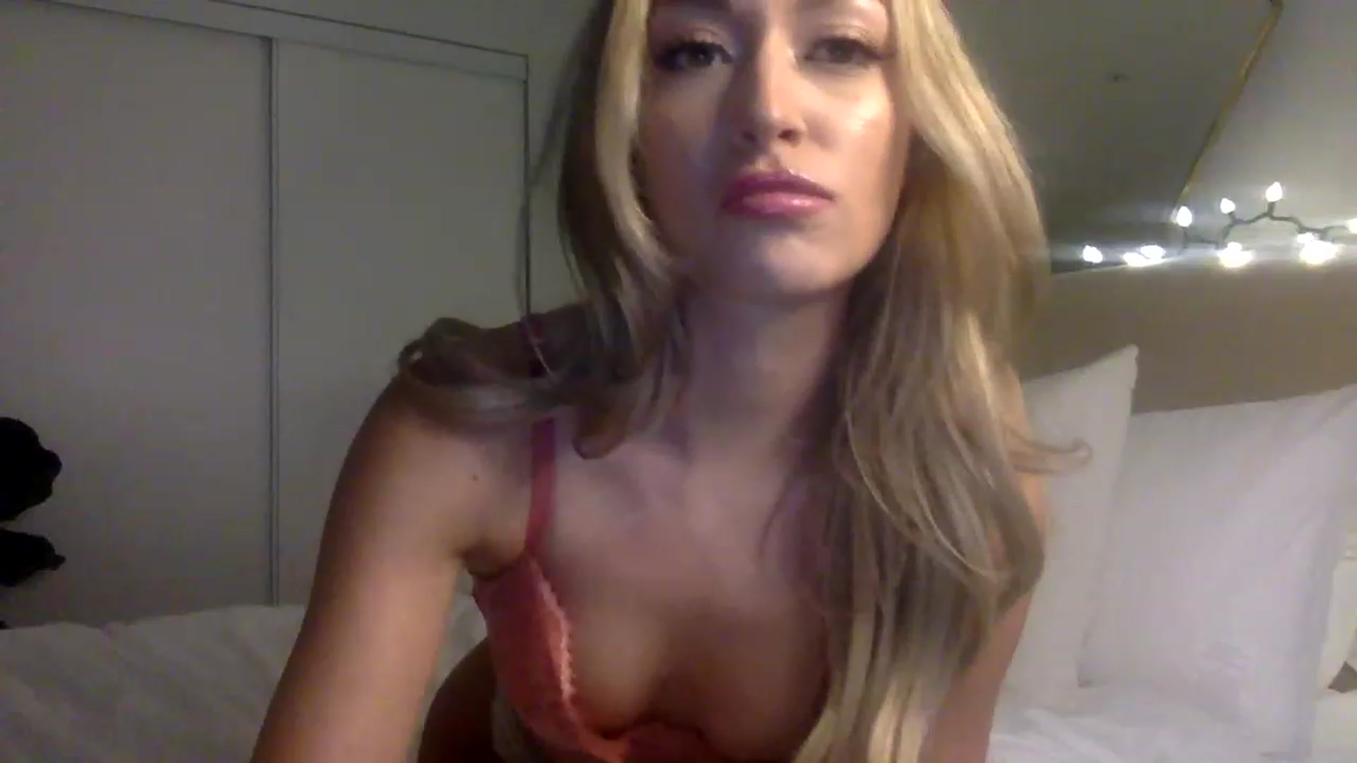 Gallery image thumbnail from JessaxJade's myfreecams stream on, 12/23/2022, 22:15 image 20 of 20