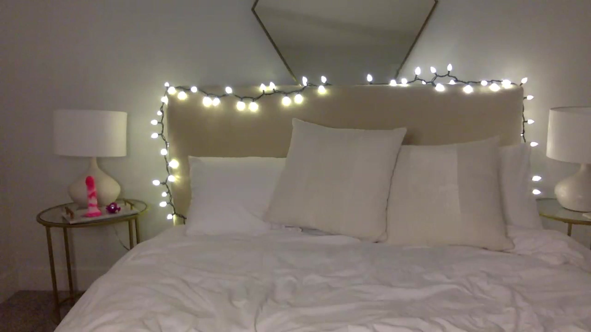 Gallery image thumbnail from JessaxJade's myfreecams stream on, 12/25/2022, 06:05 image 4 of 20