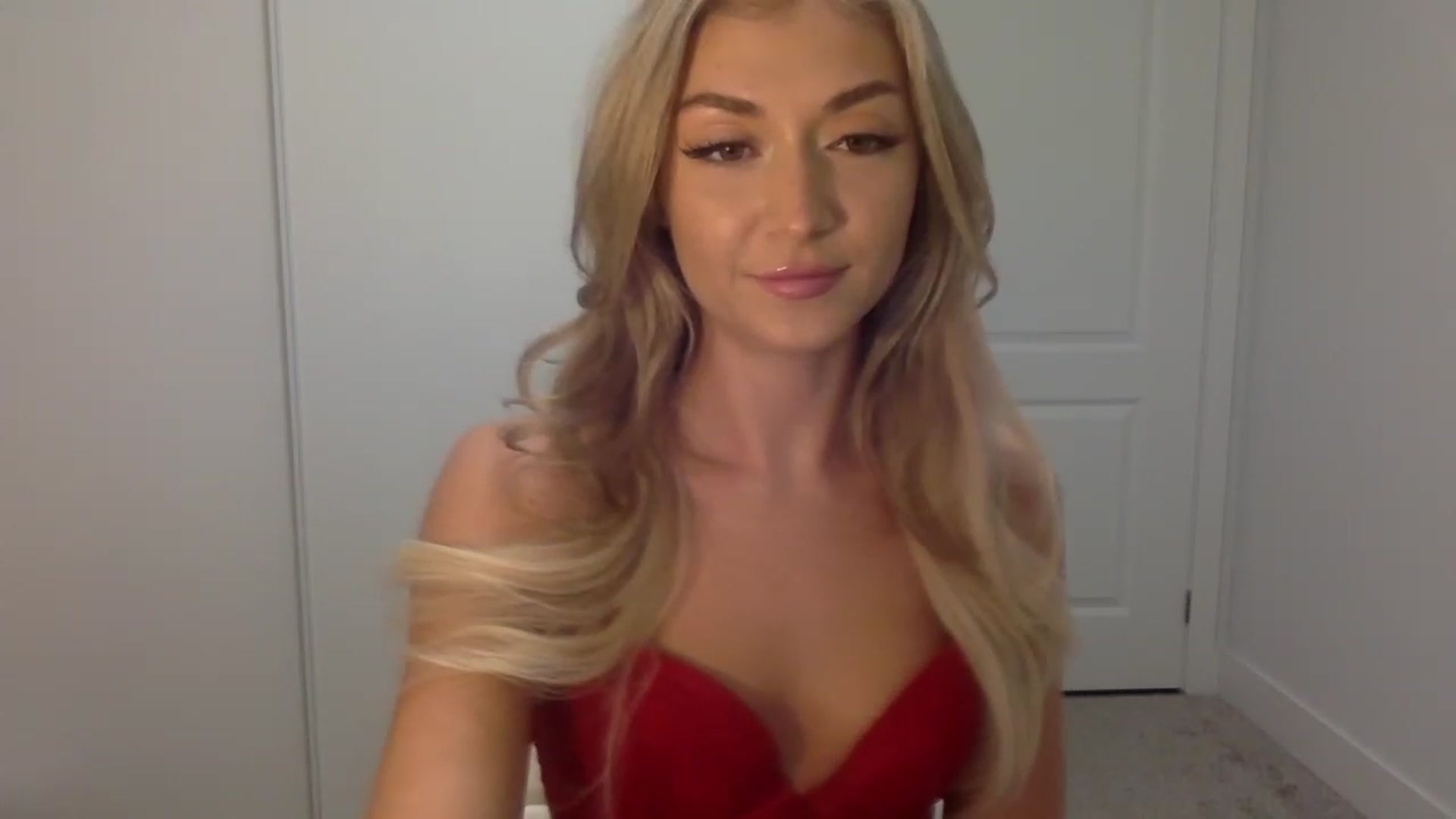 Gallery image thumbnail from JessaxJade's myfreecams stream on, 02/14/2023, 07:28 image 6 of 20