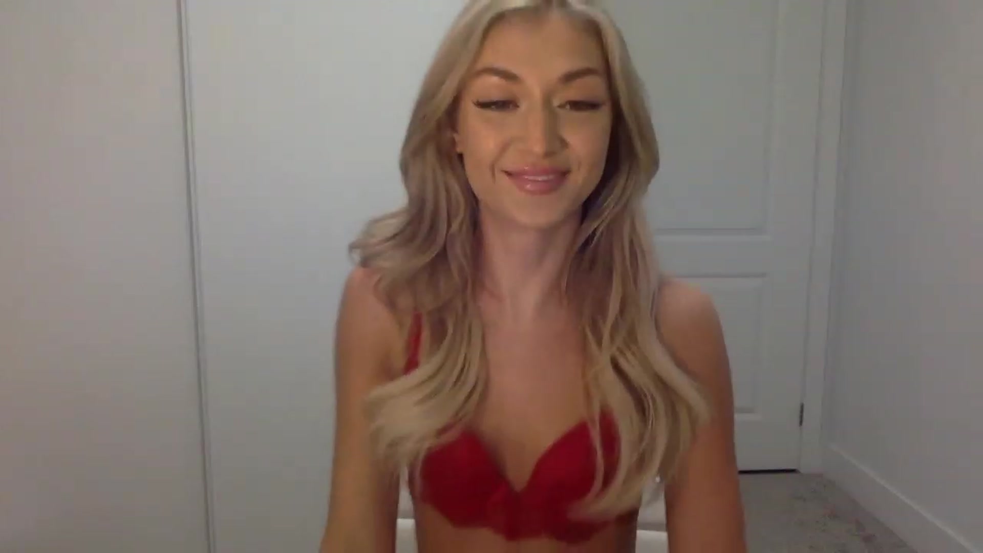 Gallery image thumbnail from JessaxJade's myfreecams stream on, 02/14/2023, 07:28 image 4 of 20
