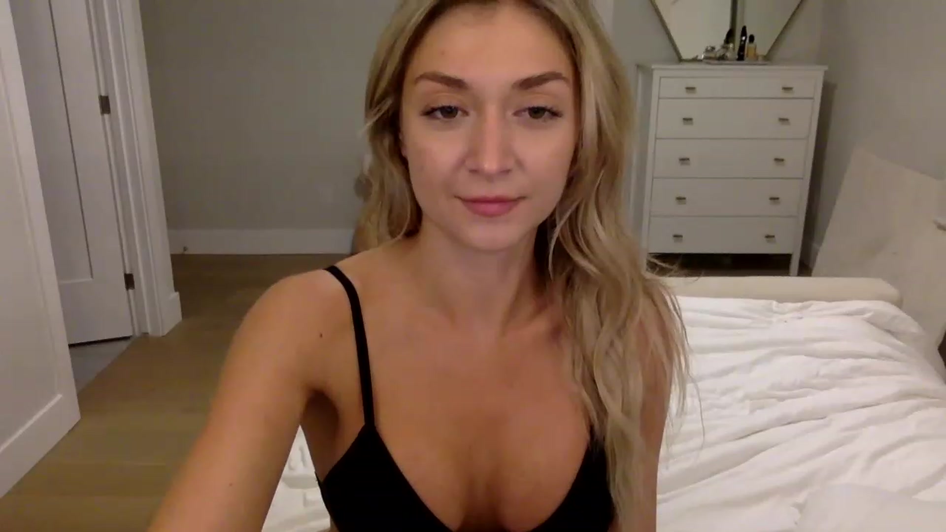 Gallery image thumbnail from JessaxJade's myfreecams stream on, 05/12/2023, 05:37 image 11 of 20