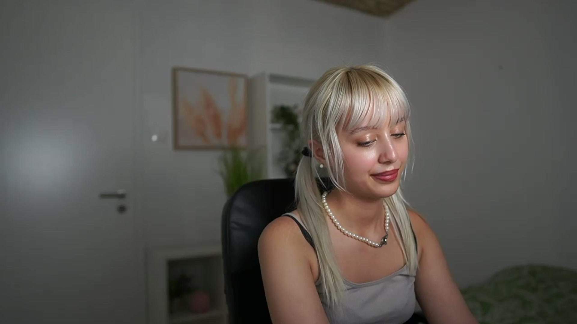 Gallery image thumbnail from JesseJane__'s myfreecams stream on, 02/15/2024, 18:39 image 19 of 20