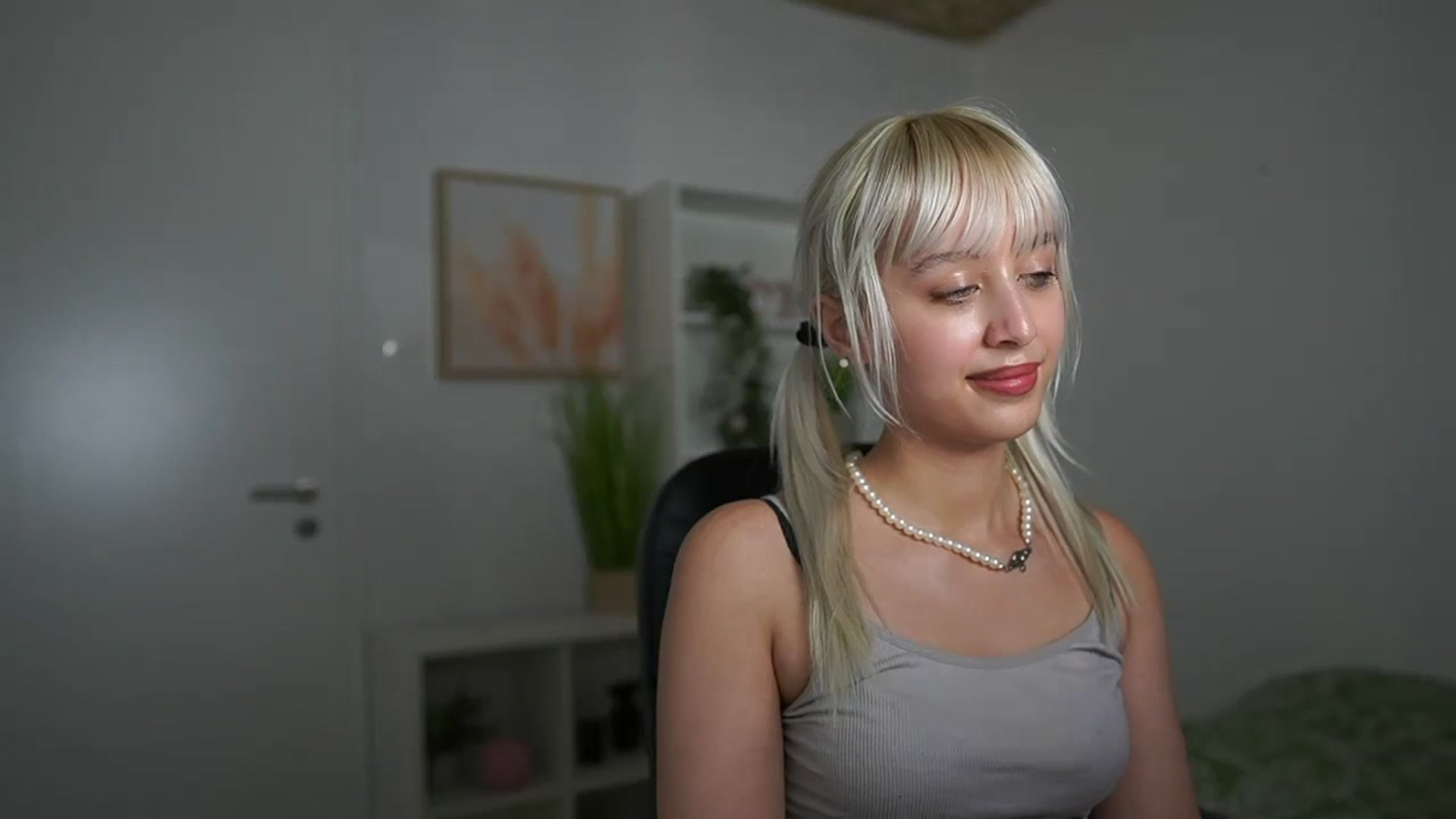 Gallery image thumbnail from JesseJane__'s myfreecams stream on, 02/15/2024, 18:39 image 11 of 20