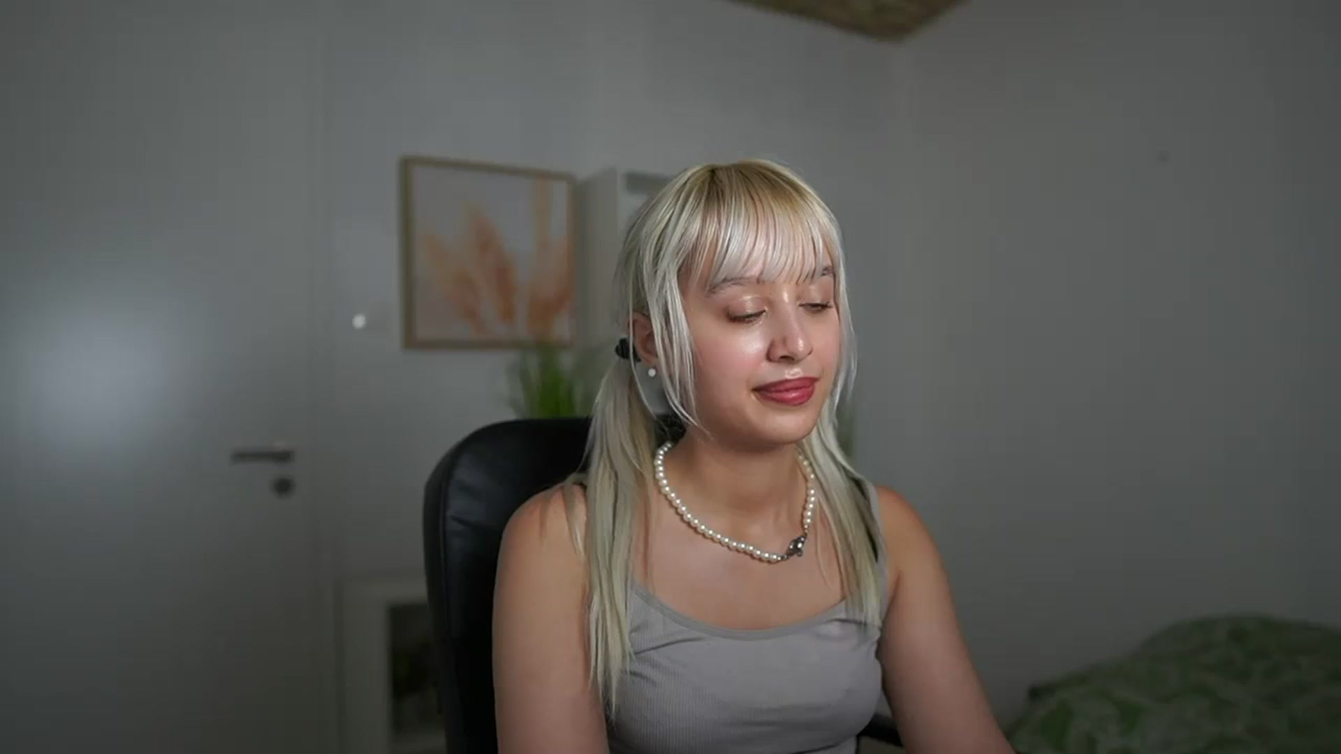 Gallery image thumbnail from JesseJane__'s myfreecams stream on, 02/15/2024, 18:39 image 5 of 20