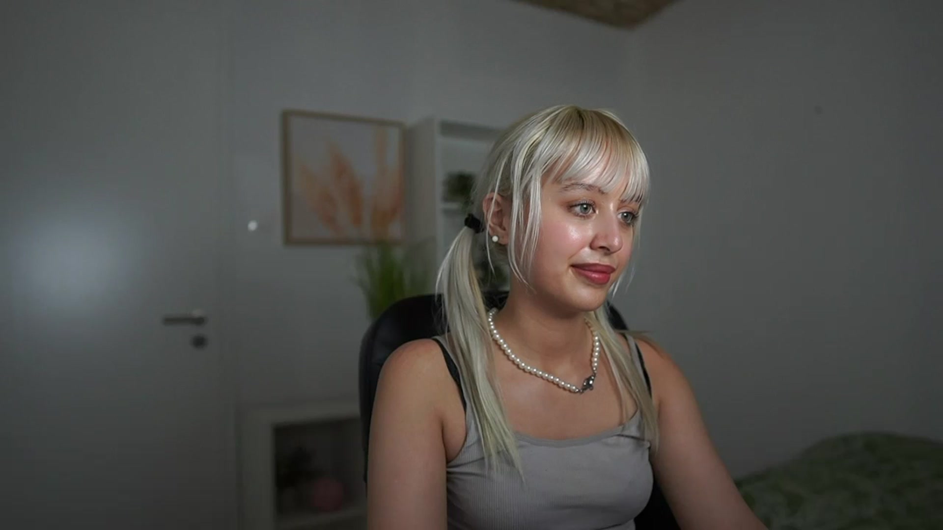 Gallery image thumbnail from JesseJane__'s myfreecams stream on, 02/15/2024, 18:39 image 17 of 20