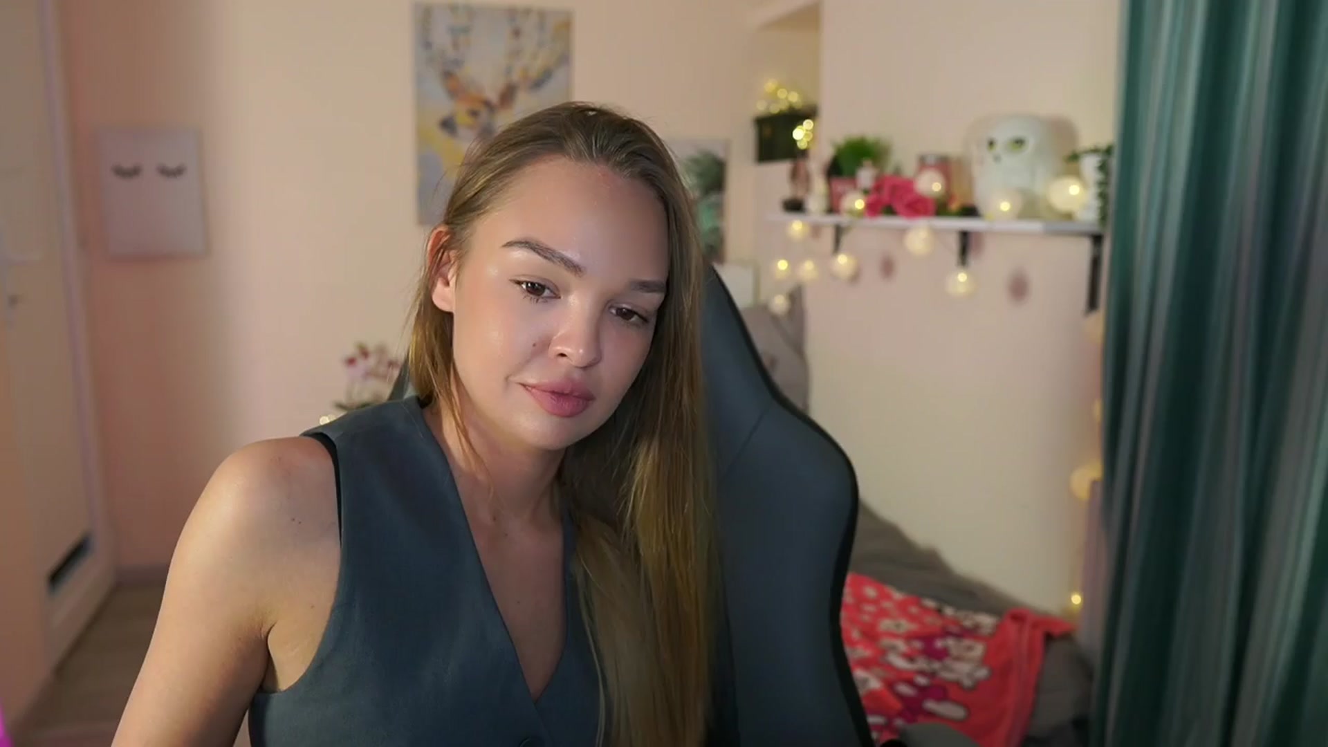 Gallery image thumbnail from Jesse__Jane__'s myfreecams stream on, 03/31/2024, 19:25 image 18 of 20