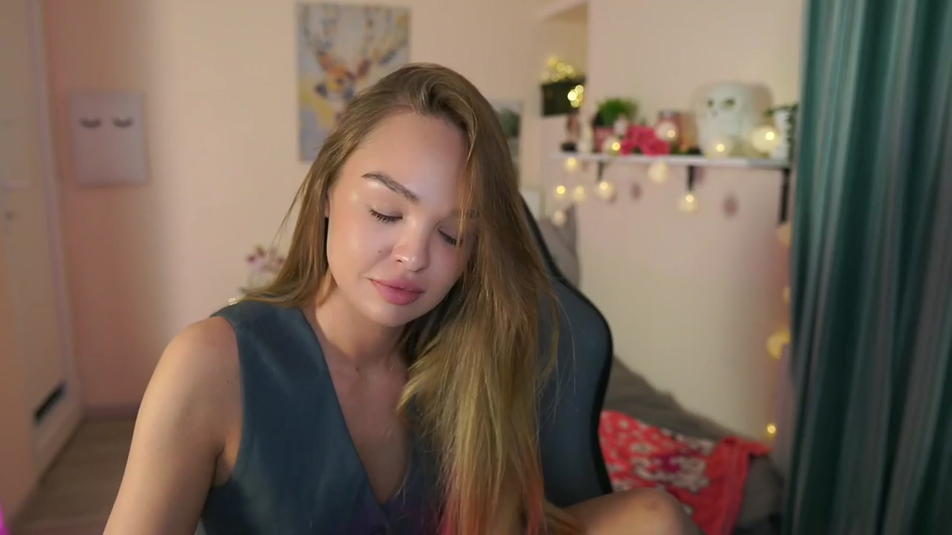 Gallery image thumbnail from Jesse__Jane__'s myfreecams stream on, 03/31/2024, 19:25 image 6 of 20