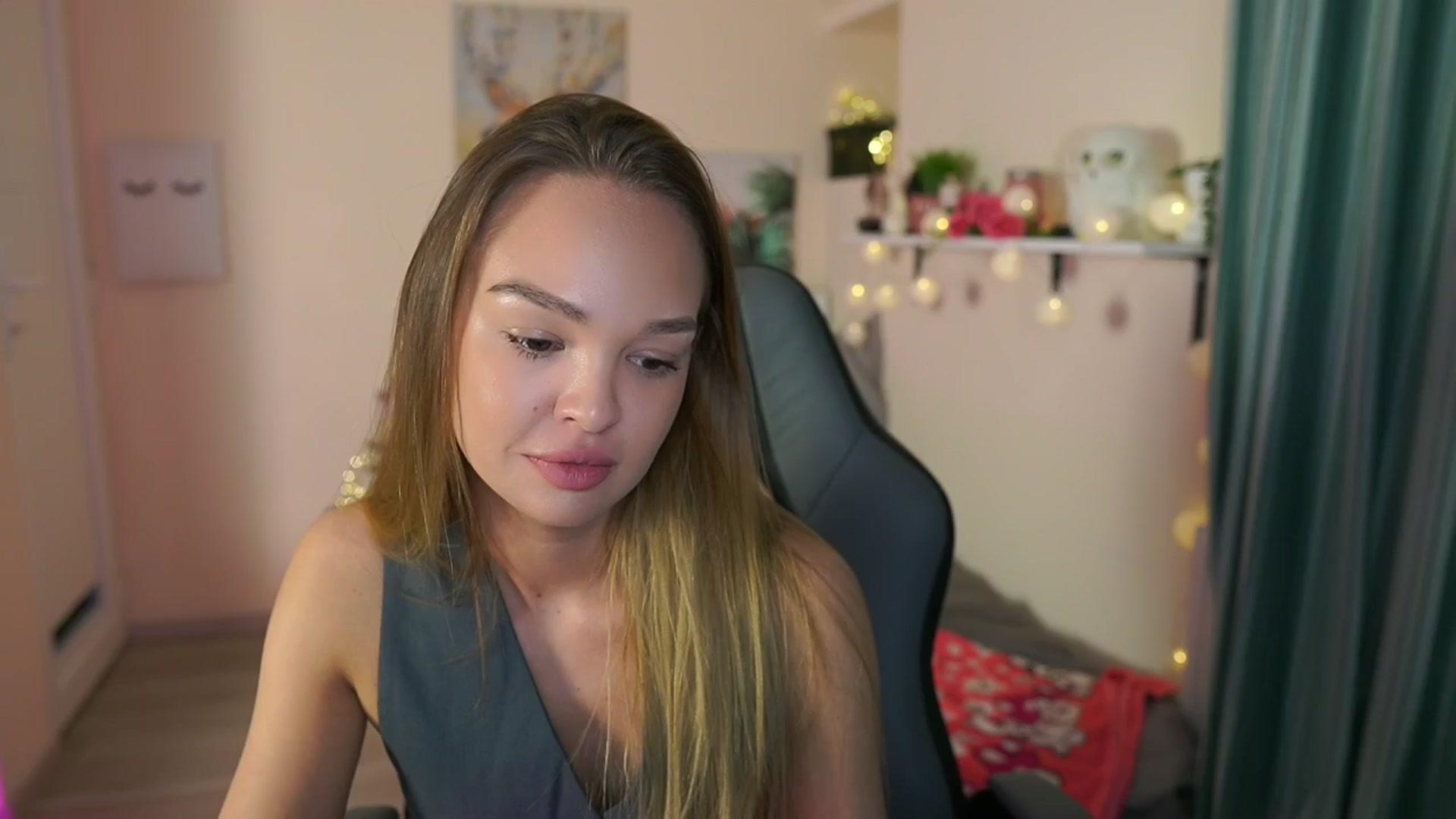 Gallery image thumbnail from Jesse__Jane__'s myfreecams stream on, 03/31/2024, 19:25 image 14 of 20