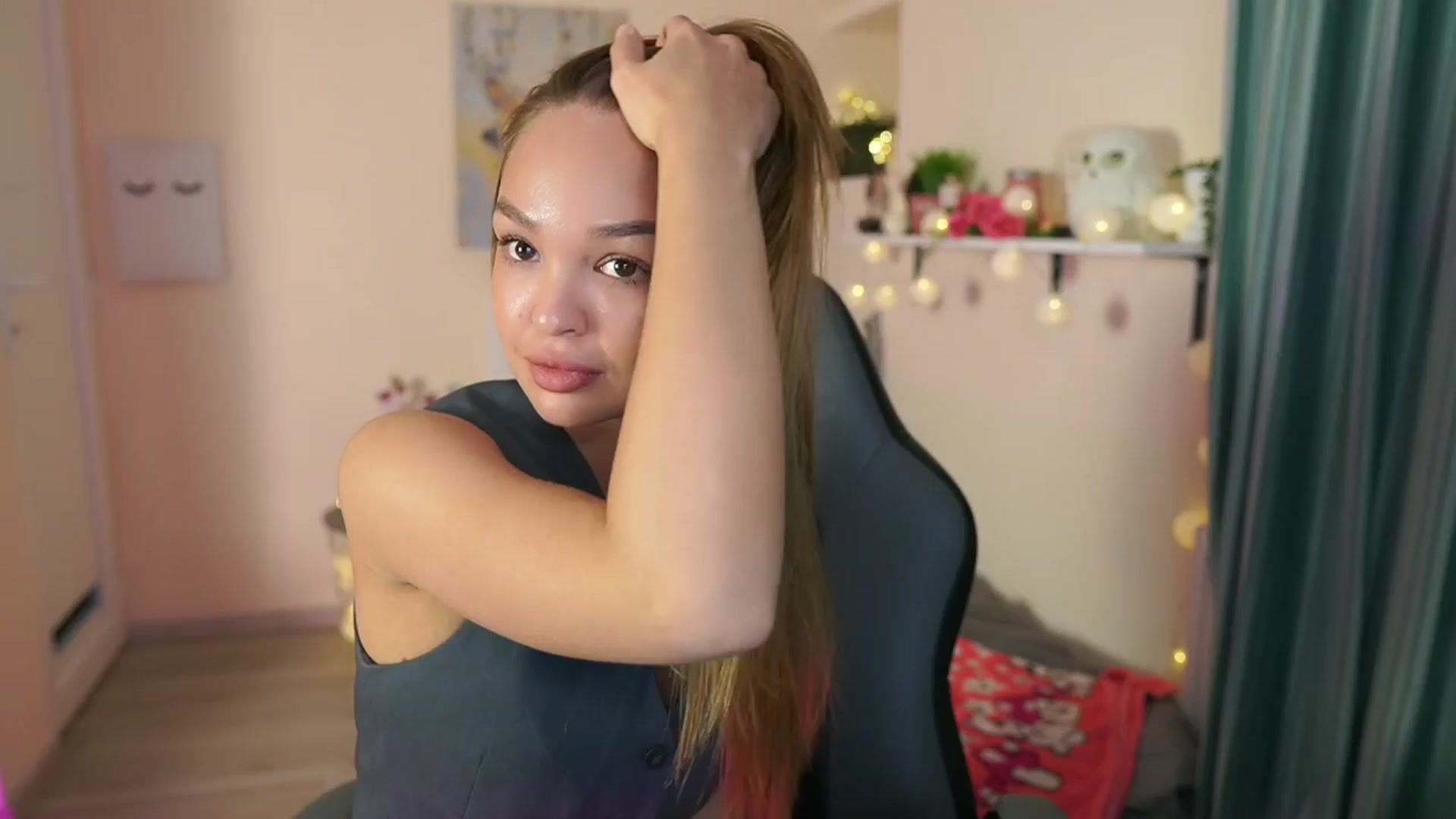 Gallery image thumbnail from Jesse__Jane__'s myfreecams stream on, 03/31/2024, 19:25 image 5 of 20