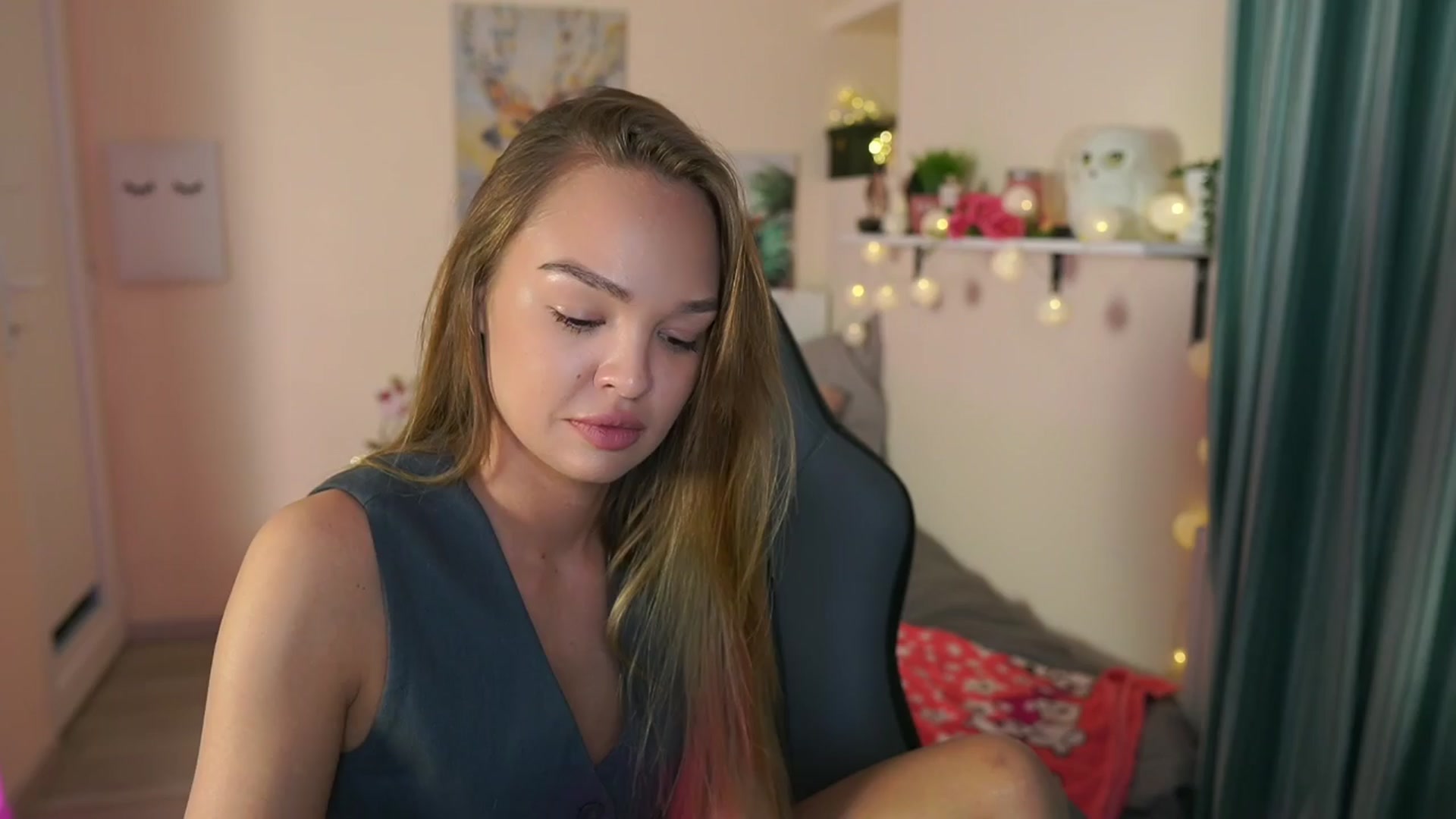 Gallery image thumbnail from Jesse__Jane__'s myfreecams stream on, 03/31/2024, 19:25 image 8 of 20