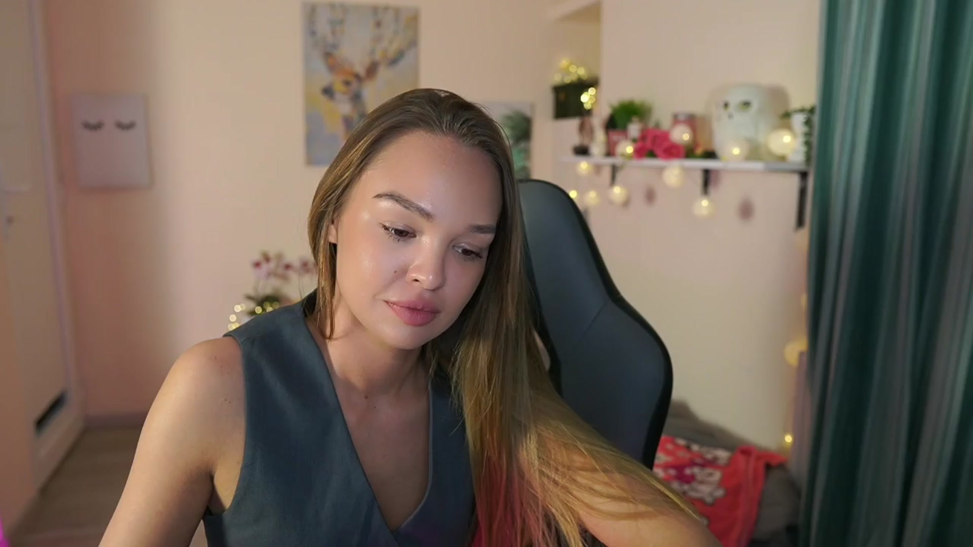 Gallery image thumbnail from Jesse__Jane__'s myfreecams stream on, 03/31/2024, 19:25 image 16 of 20