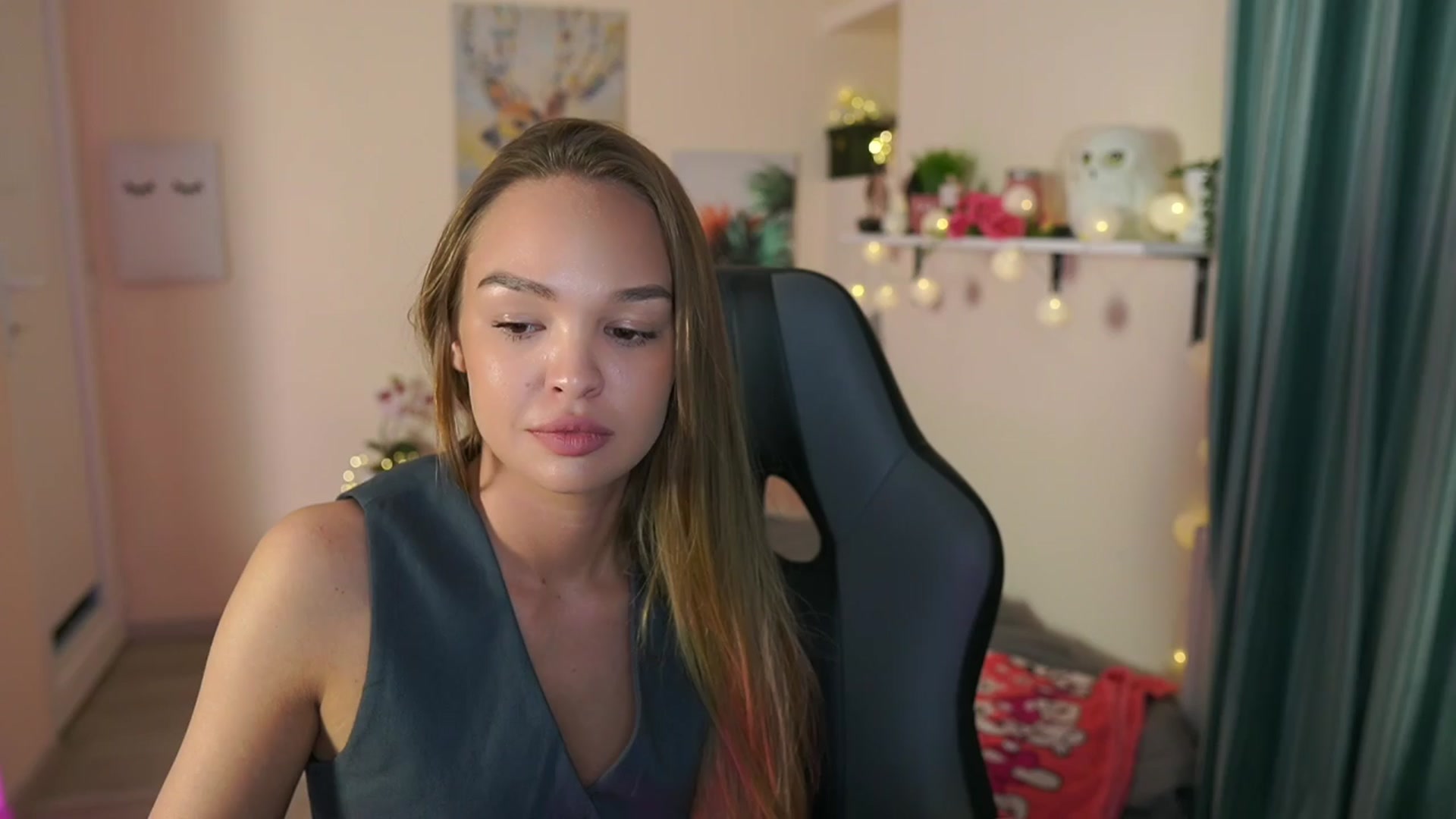 Gallery image thumbnail from Jesse__Jane__'s myfreecams stream on, 03/31/2024, 19:25 image 15 of 20
