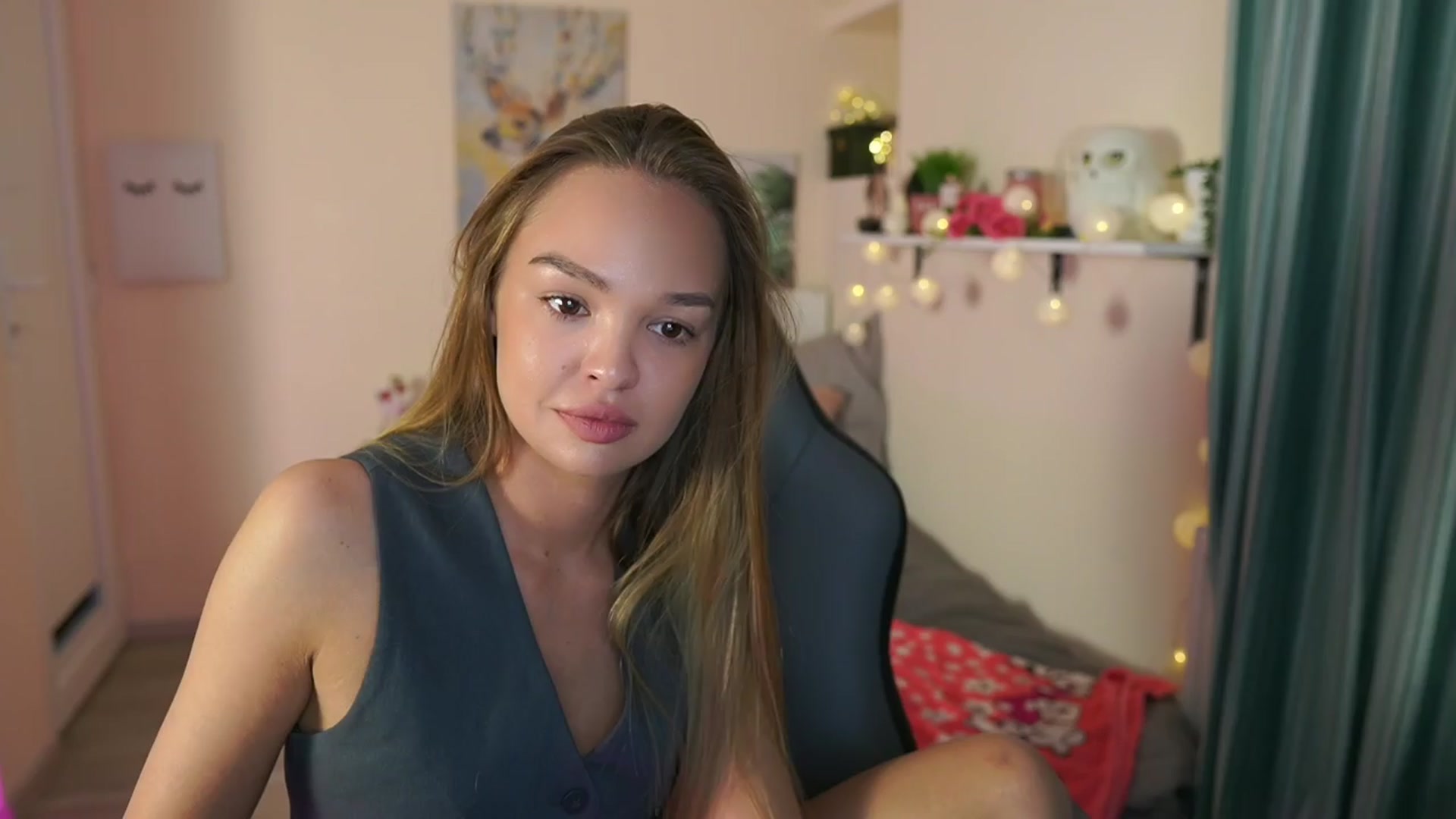 Gallery image thumbnail from Jesse__Jane__'s myfreecams stream on, 03/31/2024, 19:25 image 10 of 20
