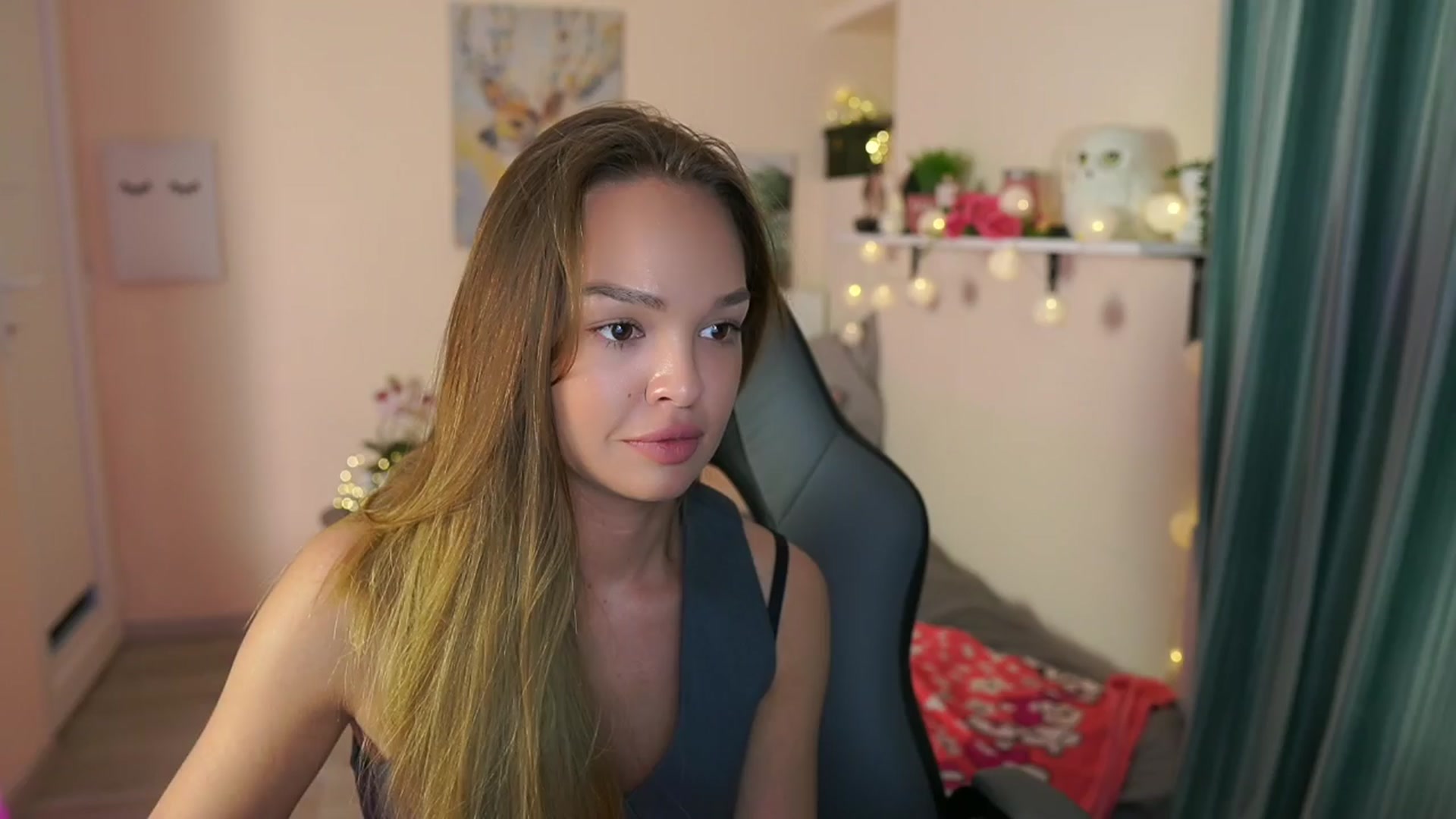 Gallery image thumbnail from Jesse__Jane__'s myfreecams stream on, 03/31/2024, 20:30 image 6 of 20