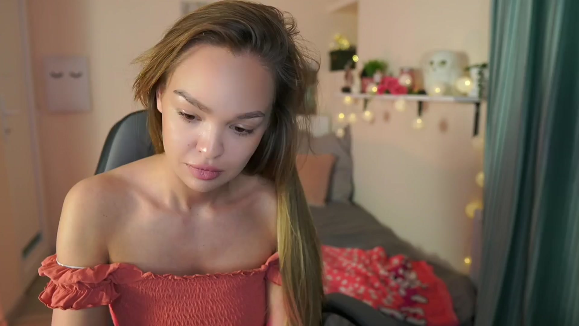 Gallery image thumbnail from Jesse__Jane__'s myfreecams stream on, 04/01/2024, 15:16 image 15 of 20