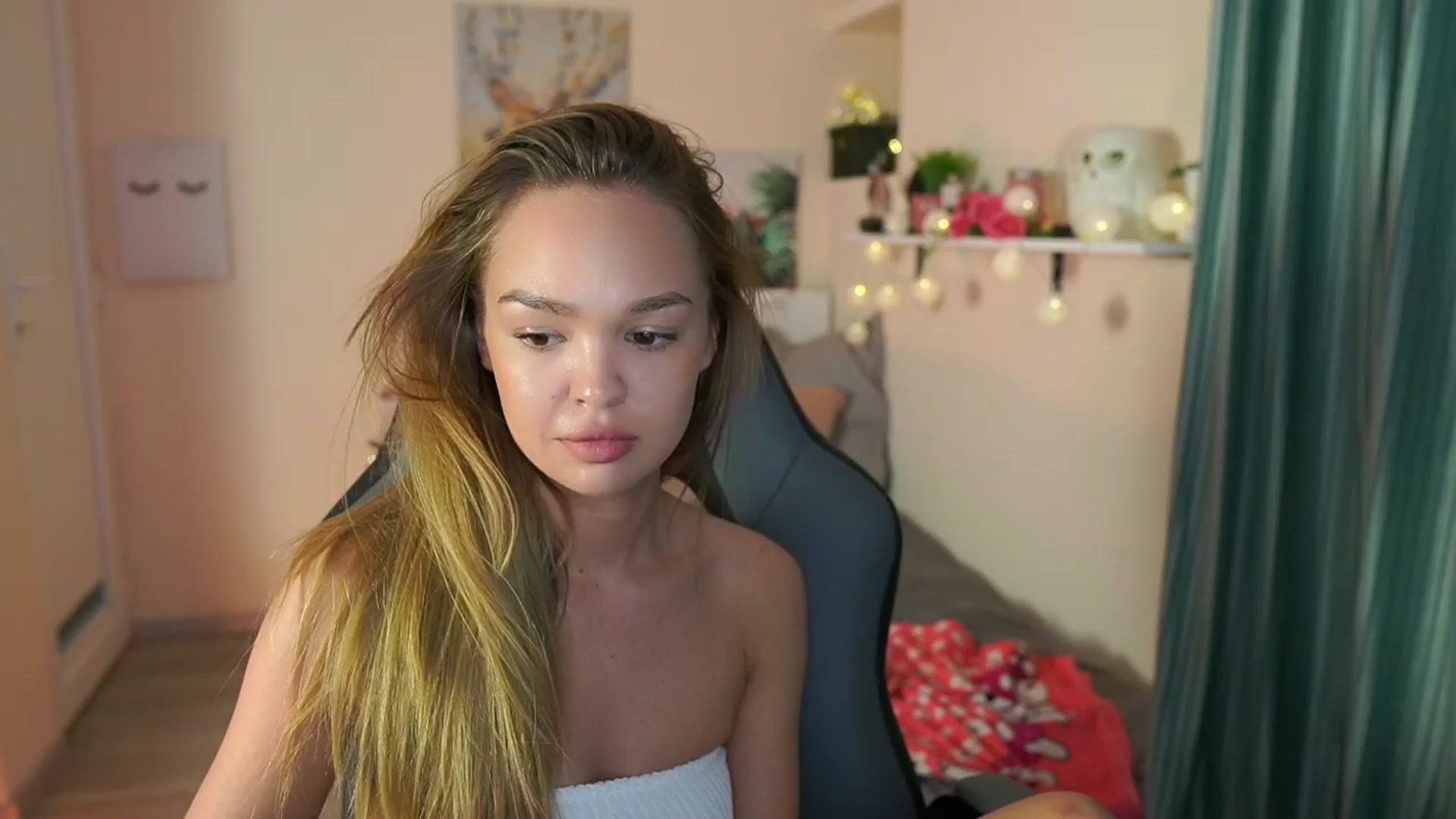 Gallery image thumbnail from Jesse__Jane__'s myfreecams stream on, 04/01/2024, 16:24 image 19 of 20