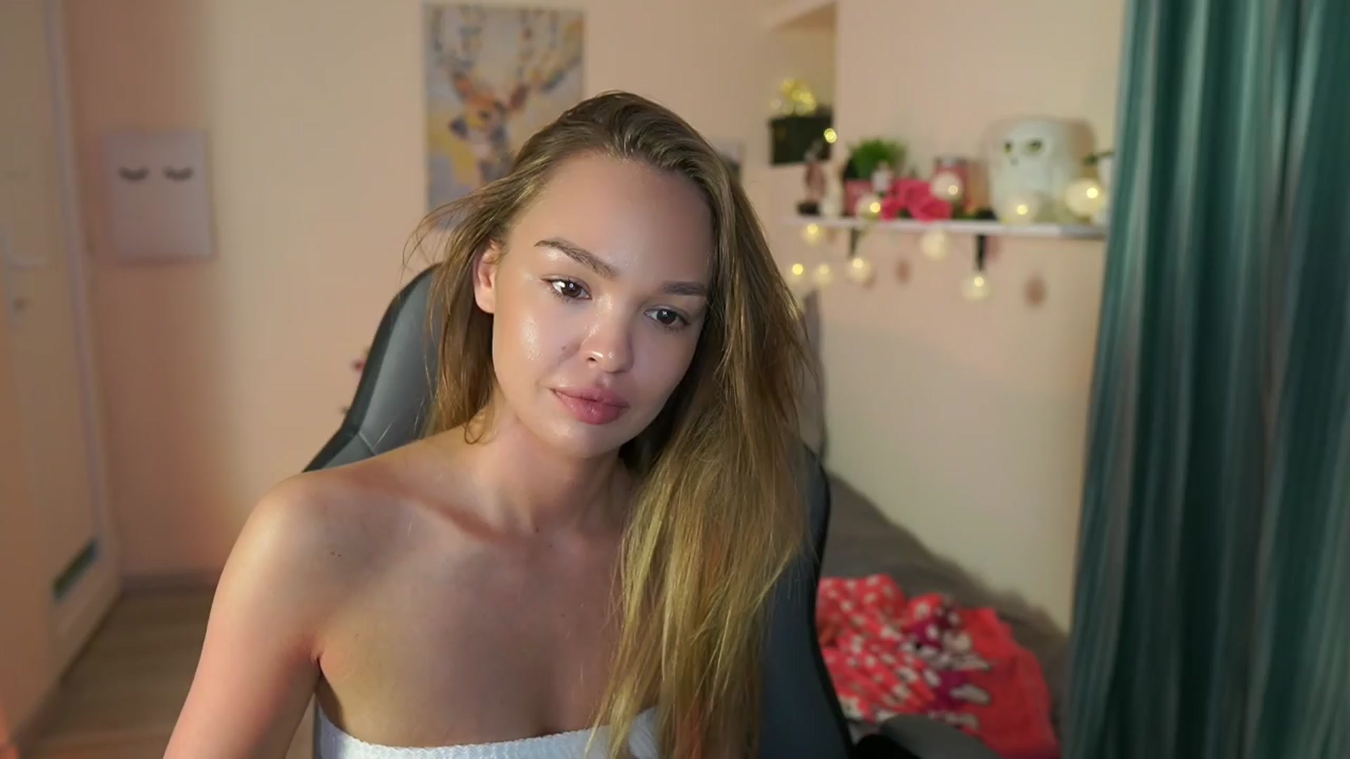 Gallery image thumbnail from Jesse__Jane__'s myfreecams stream on, 04/01/2024, 16:24 image 17 of 20