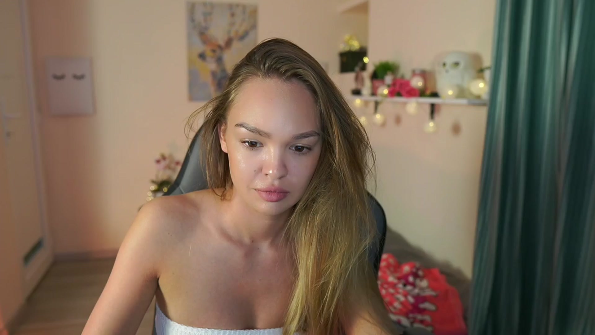 Gallery image thumbnail from Jesse__Jane__'s myfreecams stream on, 04/01/2024, 16:24 image 16 of 20