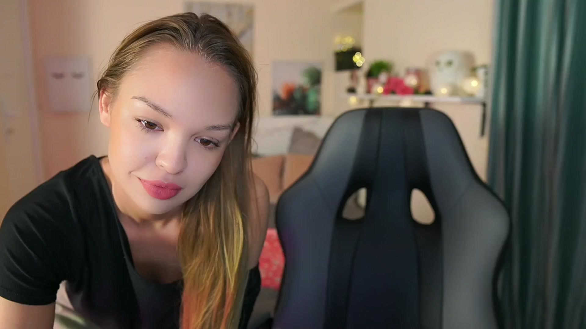 Gallery image thumbnail from Jesse__Jane__'s myfreecams stream on, 04/02/2024, 04:17 image 1 of 20