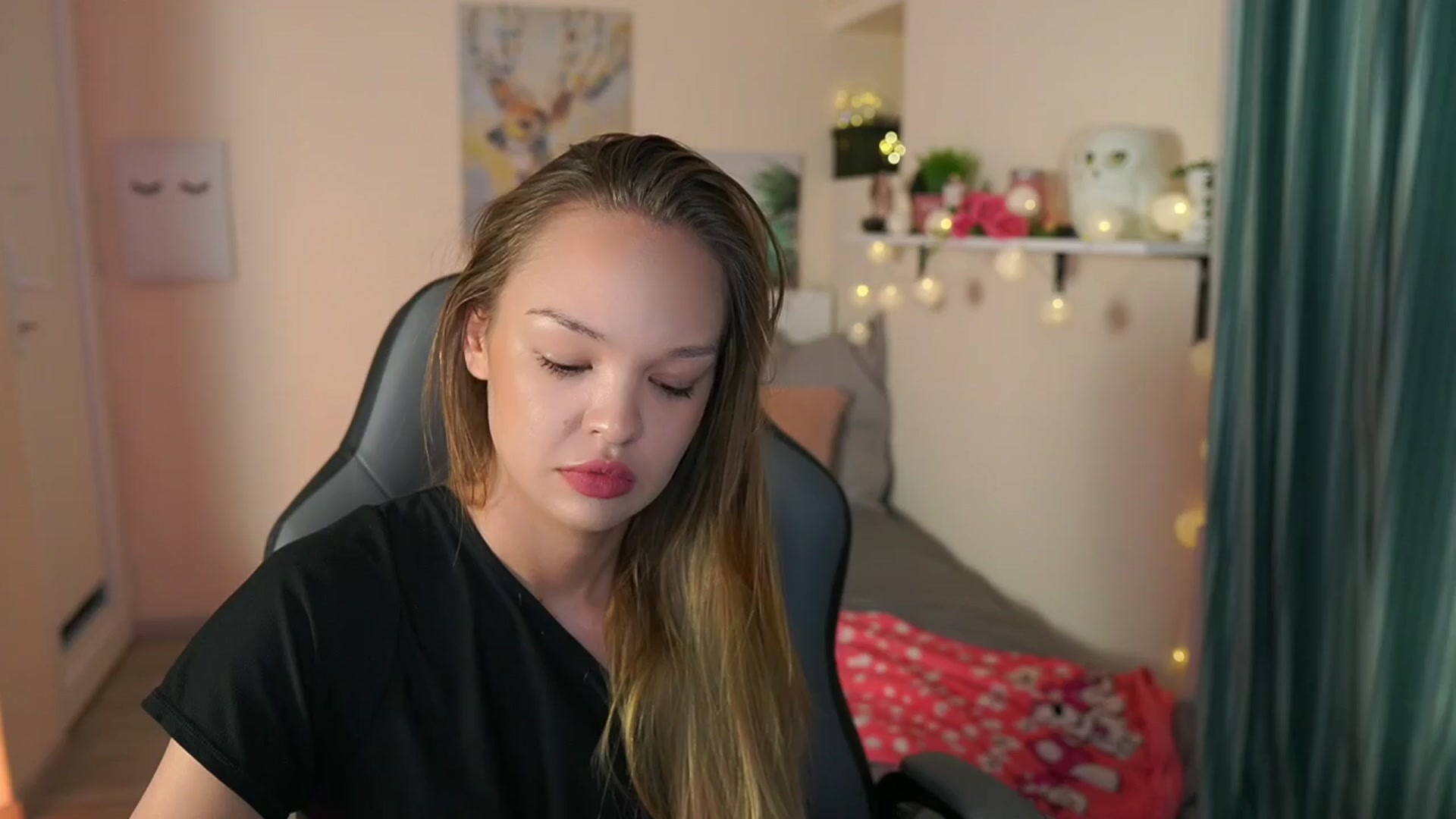Gallery image thumbnail from Jesse__Jane__'s myfreecams stream on, 04/02/2024, 04:17 image 6 of 20