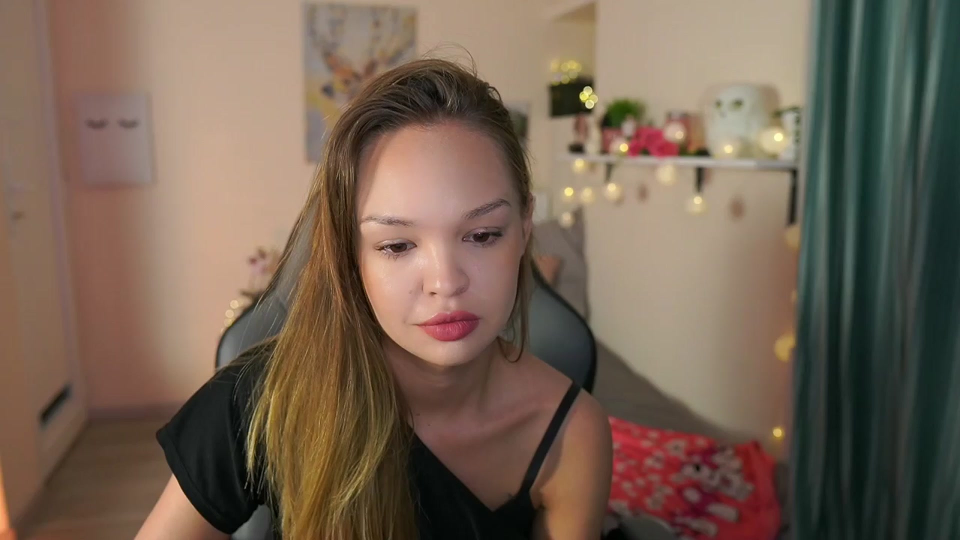 Gallery image thumbnail from Jesse__Jane__'s myfreecams stream on, 04/02/2024, 04:17 image 10 of 20