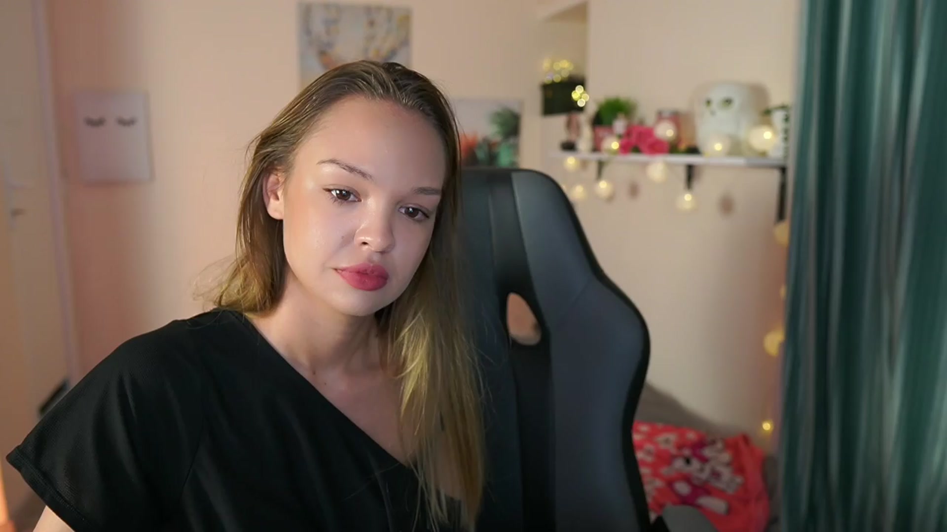 Gallery image thumbnail from Jesse__Jane__'s myfreecams stream on, 04/02/2024, 04:58 image 6 of 20