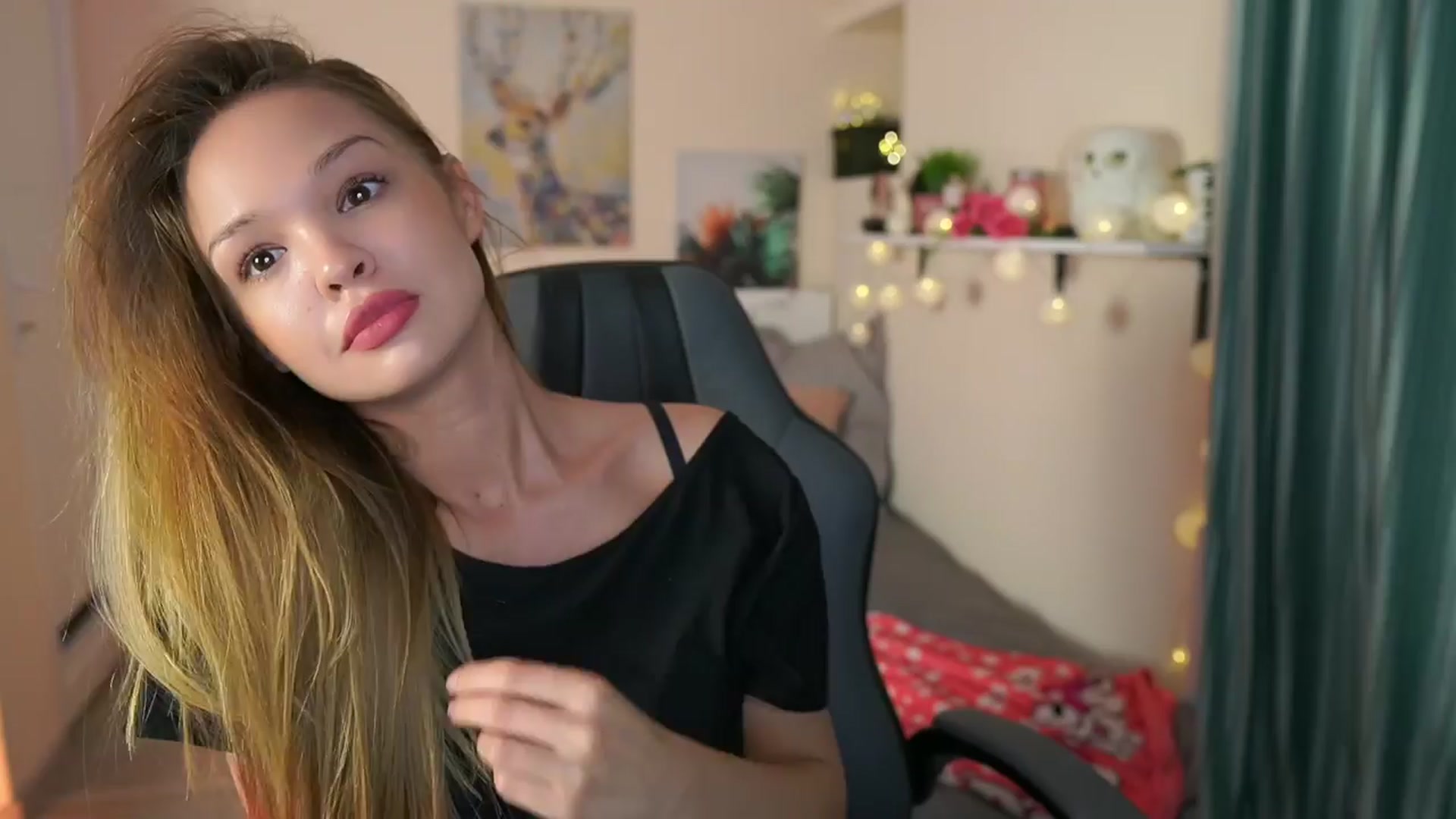 Gallery image thumbnail from Jesse__Jane__'s myfreecams stream on, 04/02/2024, 04:58 image 7 of 20