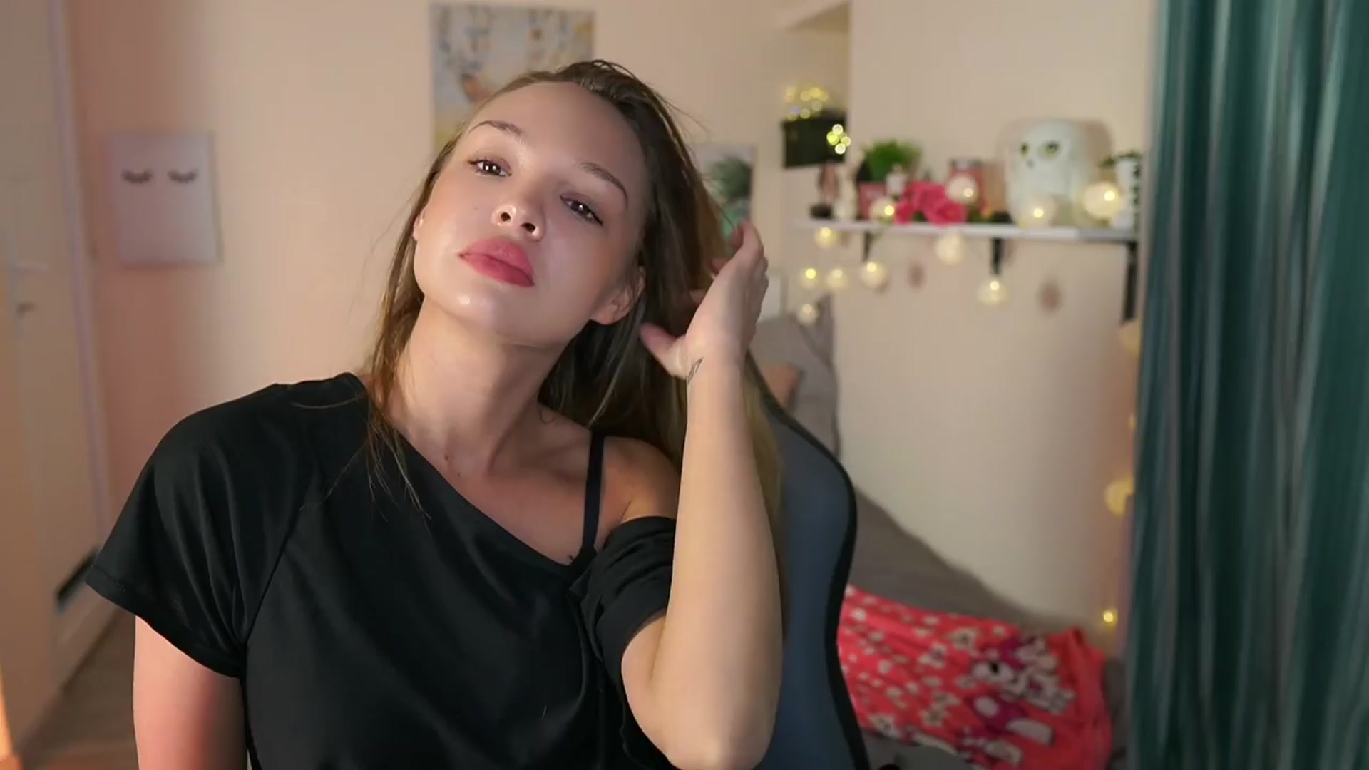 Gallery image thumbnail from Jesse__Jane__'s myfreecams stream on, 04/02/2024, 04:58 image 18 of 20