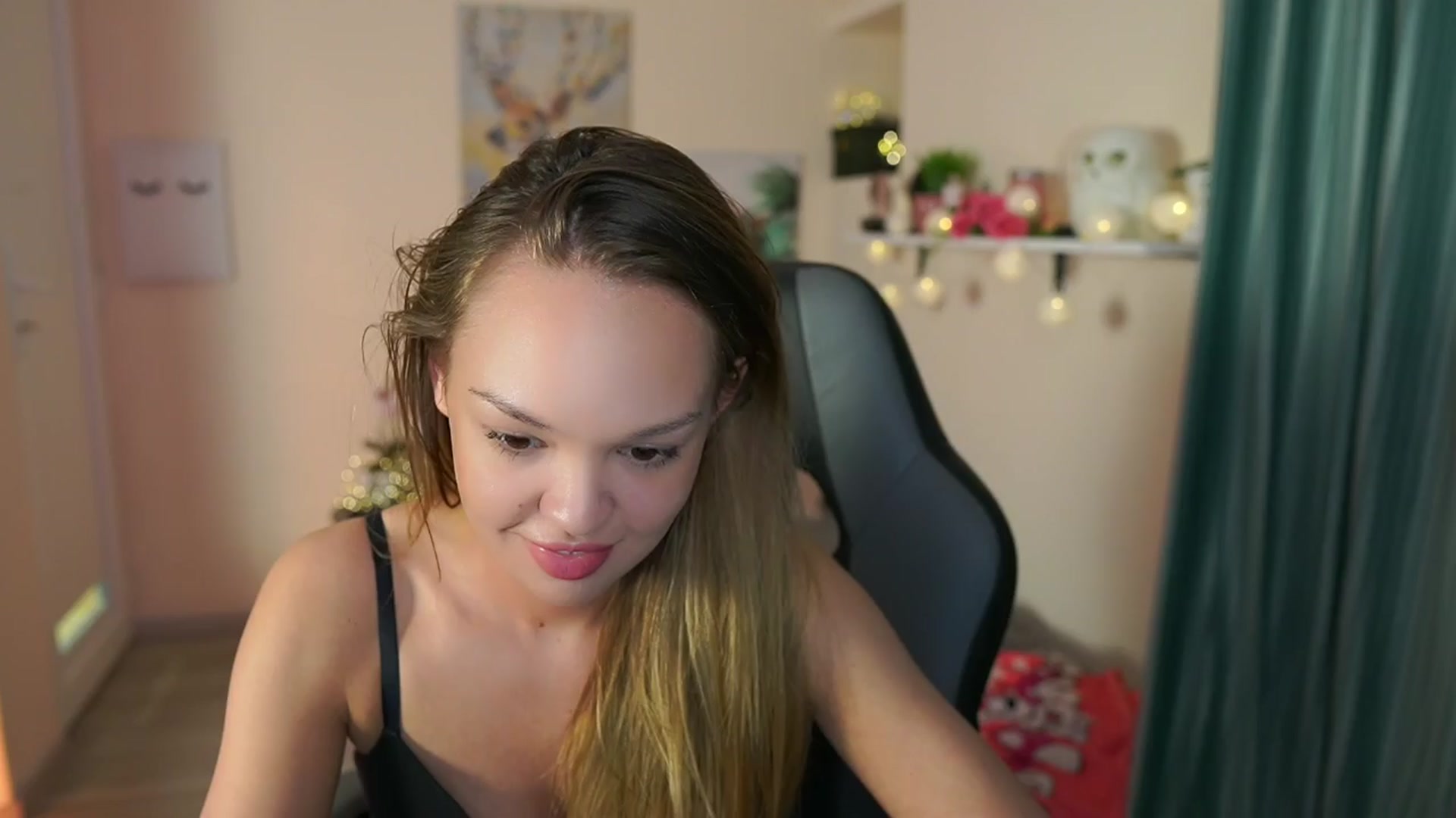 Gallery image thumbnail from Jesse__Jane__'s myfreecams stream on, 04/02/2024, 08:39 image 6 of 20