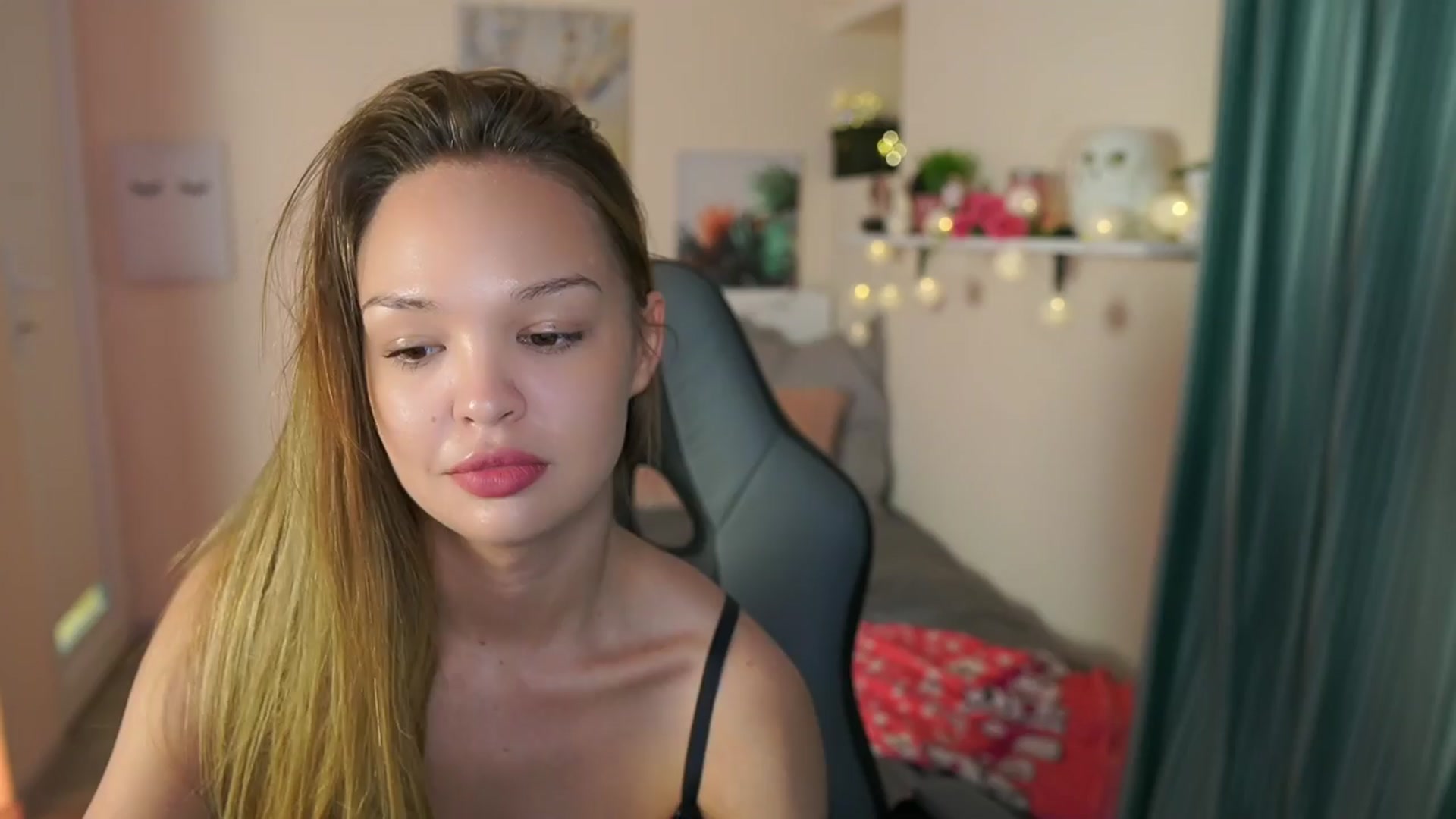 Gallery image thumbnail from Jesse__Jane__'s myfreecams stream on, 04/02/2024, 08:39 image 14 of 20