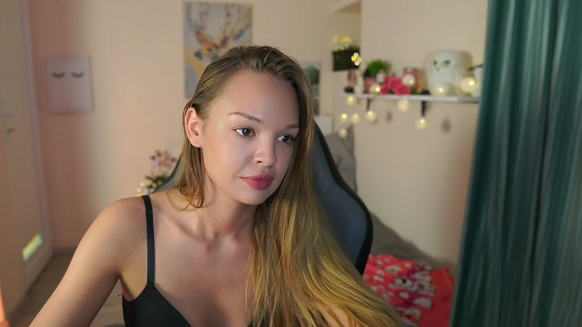 Gallery image thumbnail from Jesse__Jane__'s myfreecams stream on, 04/02/2024, 08:39 image 10 of 20