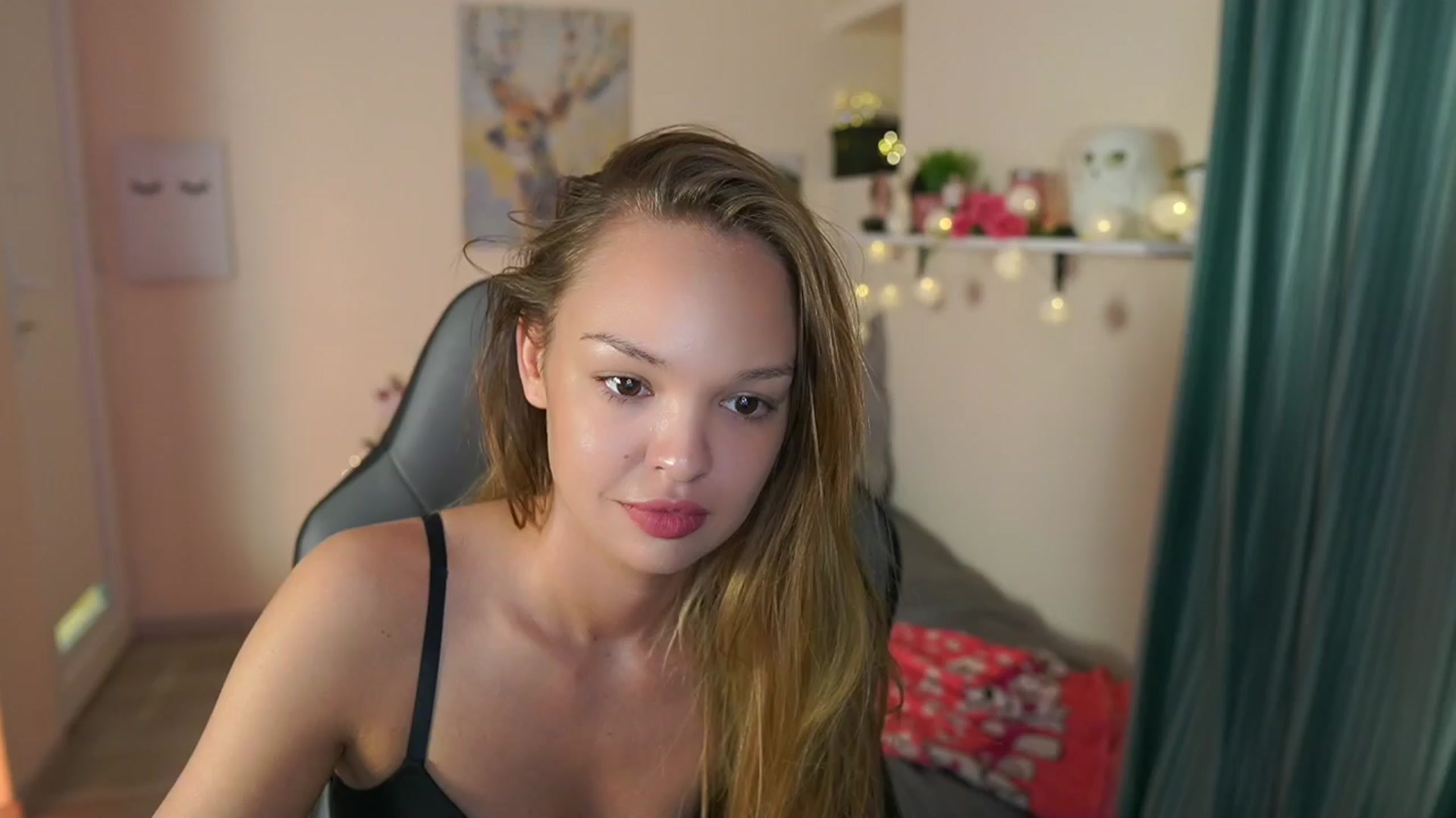 Gallery image thumbnail from Jesse__Jane__'s myfreecams stream on, 04/02/2024, 08:39 image 17 of 20