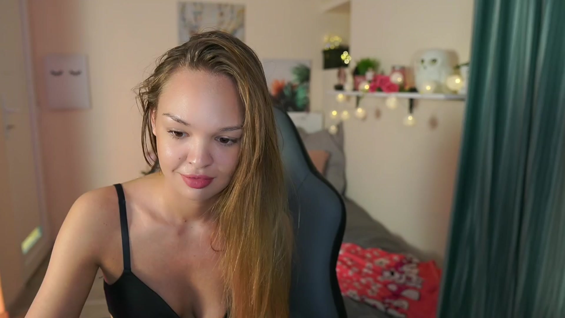 Gallery image thumbnail from Jesse__Jane__'s myfreecams stream on, 04/02/2024, 08:39 image 8 of 20