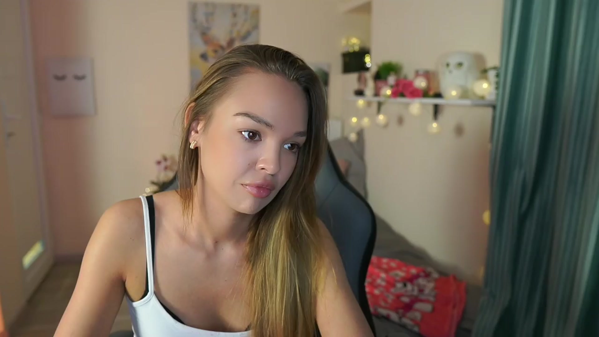 Gallery image thumbnail from Jesse__Jane__'s myfreecams stream on, 04/03/2024, 09:29 image 3 of 20
