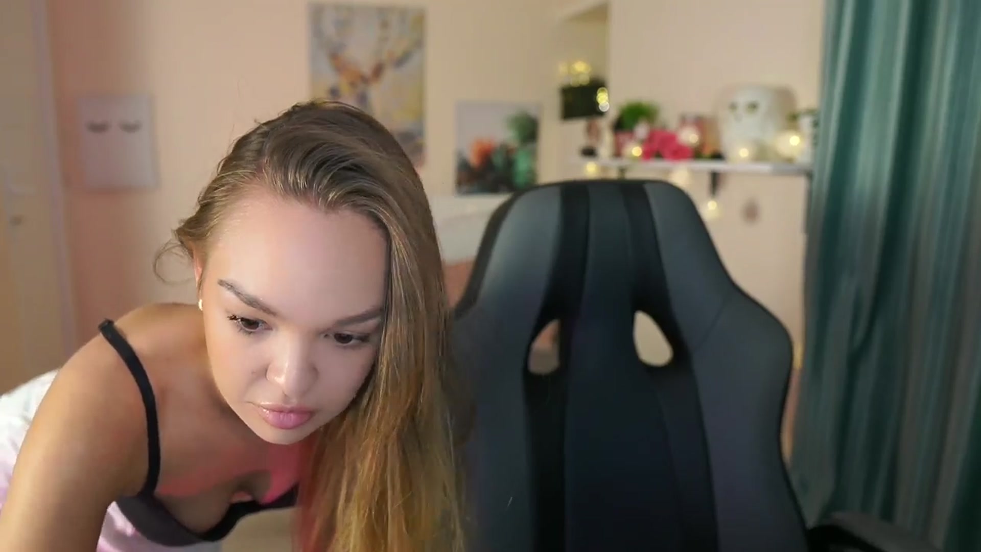 Gallery image thumbnail from Jesse__Jane__'s myfreecams stream on, 04/03/2024, 09:29 image 17 of 20