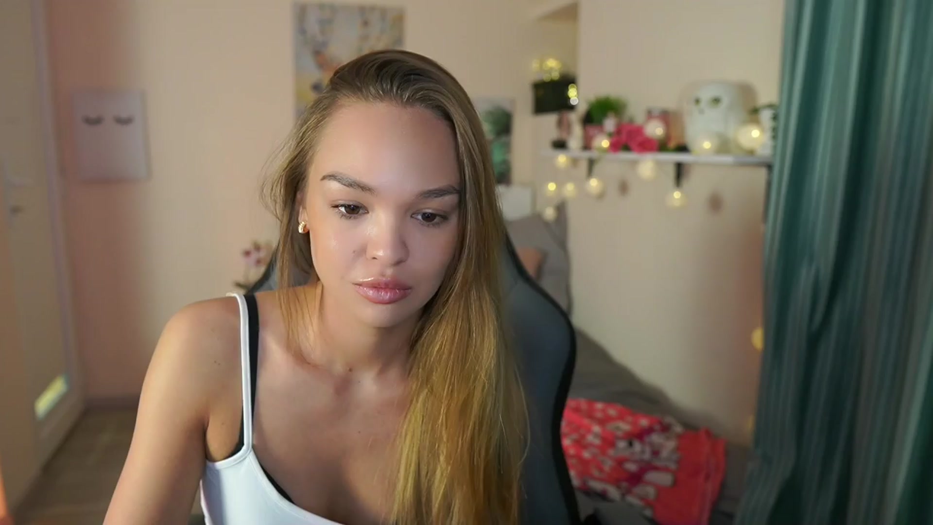 Gallery image thumbnail from Jesse__Jane__'s myfreecams stream on, 04/03/2024, 09:29 image 2 of 20