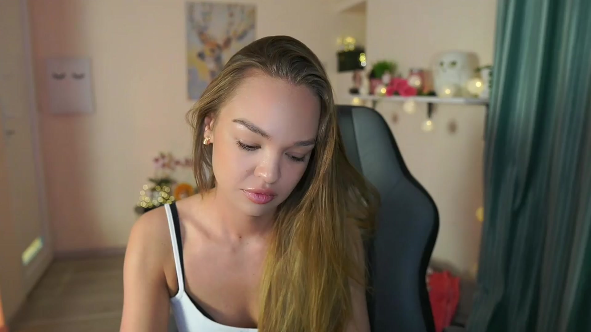 Gallery image thumbnail from Jesse__Jane__'s myfreecams stream on, 04/03/2024, 09:29 image 1 of 20