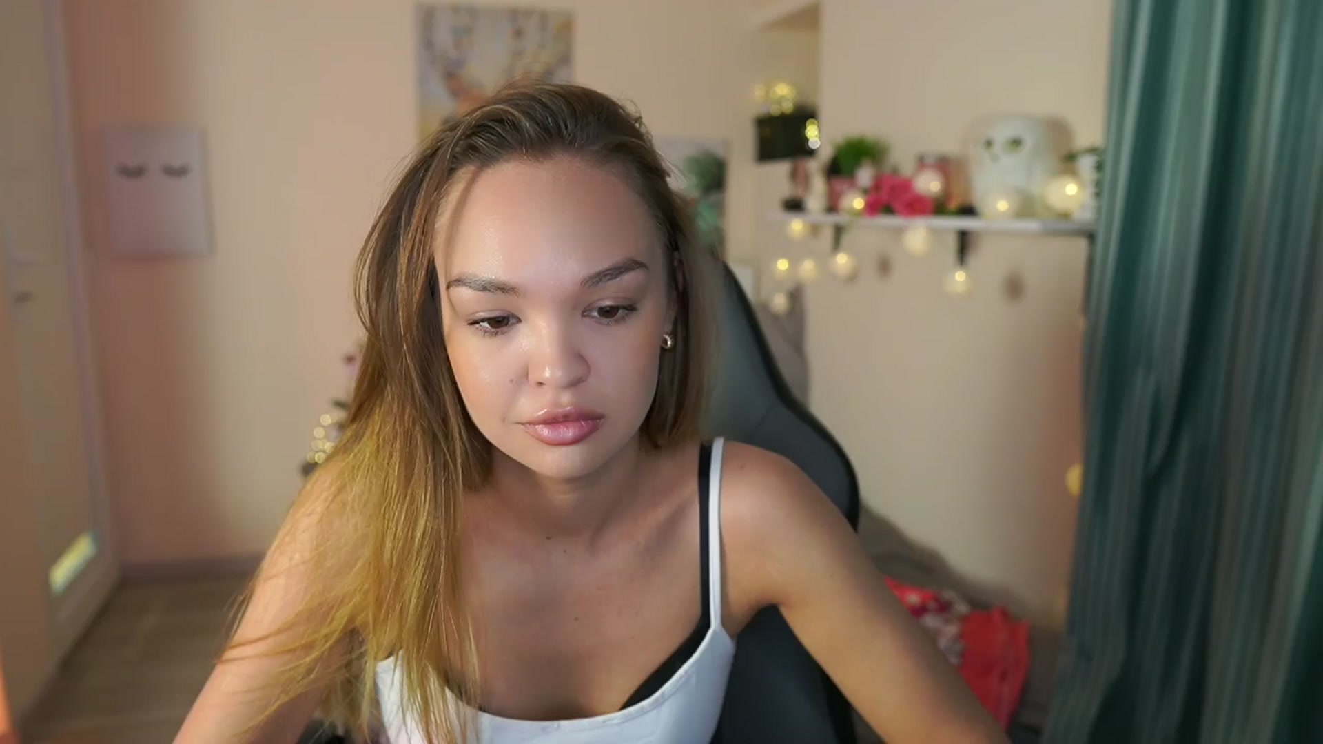 Gallery image thumbnail from Jesse__Jane__'s myfreecams stream on, 04/03/2024, 09:29 image 7 of 20