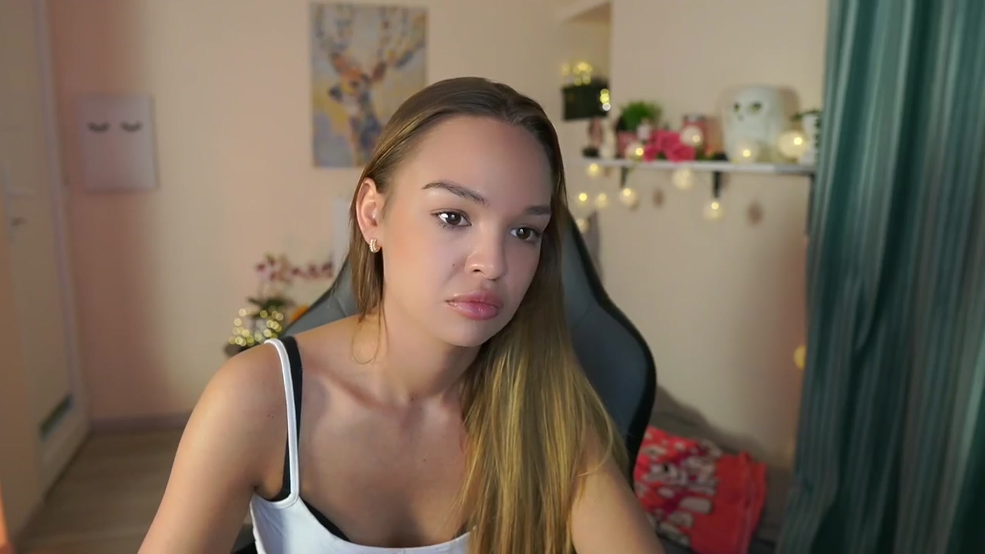 Gallery image thumbnail from Jesse__Jane__'s myfreecams stream on, 04/03/2024, 09:29 image 14 of 20