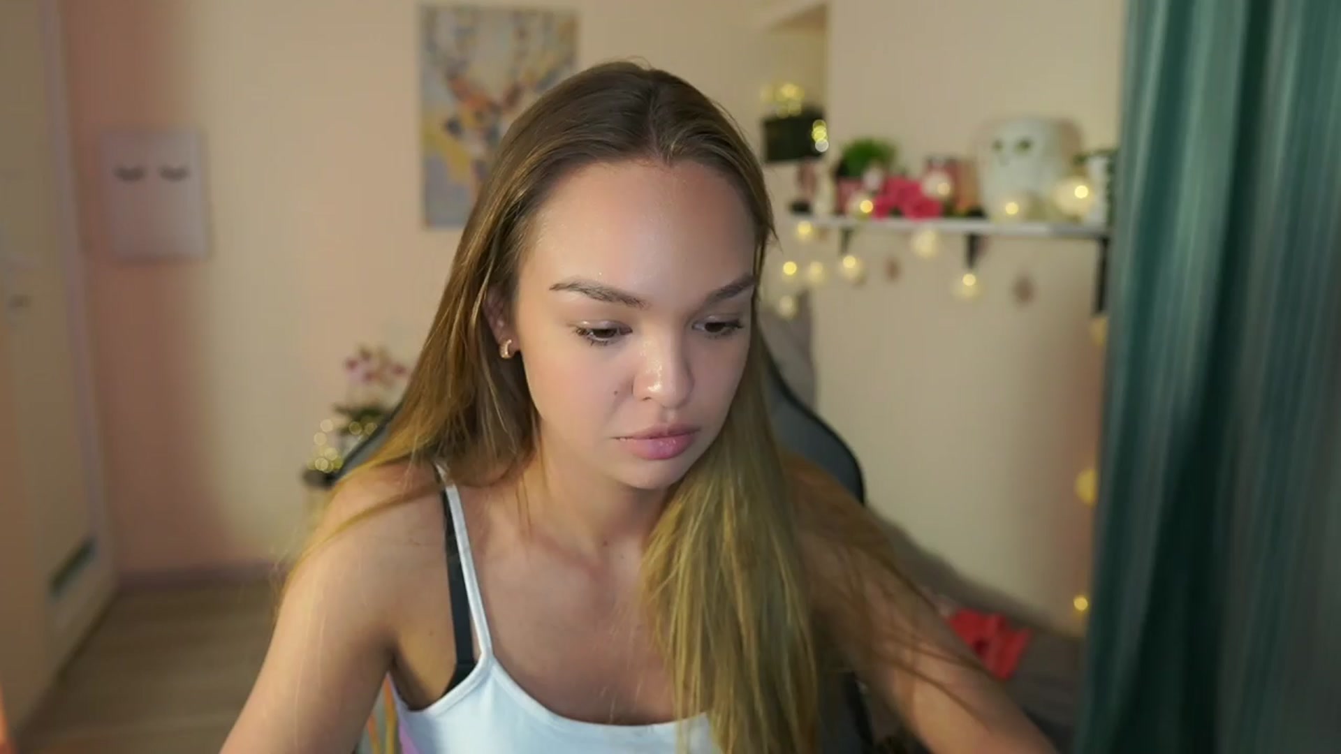 Gallery image thumbnail from Jesse__Jane__'s myfreecams stream on, 04/03/2024, 12:46 image 8 of 20